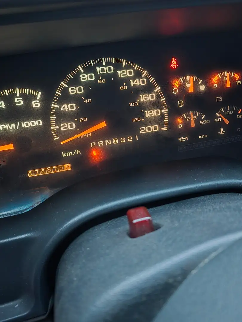 Chevrolet Tahoe LT GMT400 Schwarz - 2