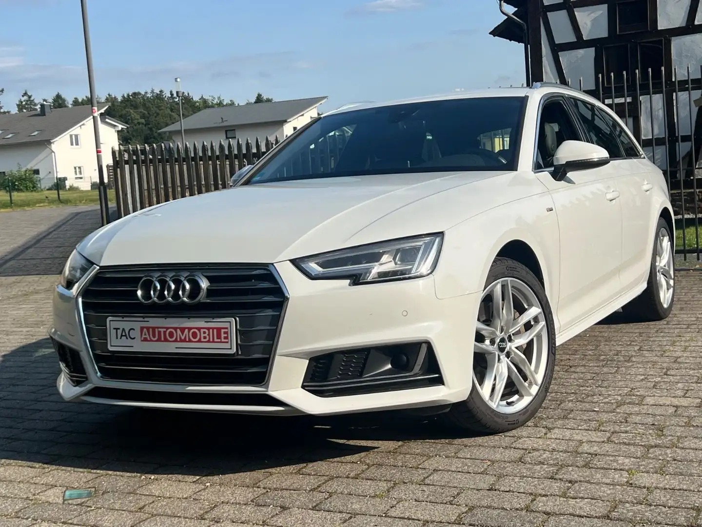 Audi A4 Avant S-line LED NAVI LEDER VIRTUAL  ACC LANE Weiß - 1