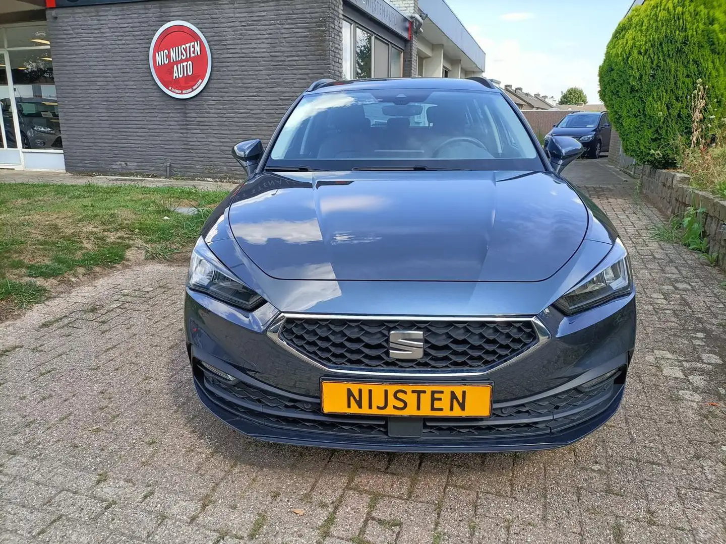 SEAT Leon SPORTSTOURER 1.5 TSI Style Business Intense, Navi, Gris - 2