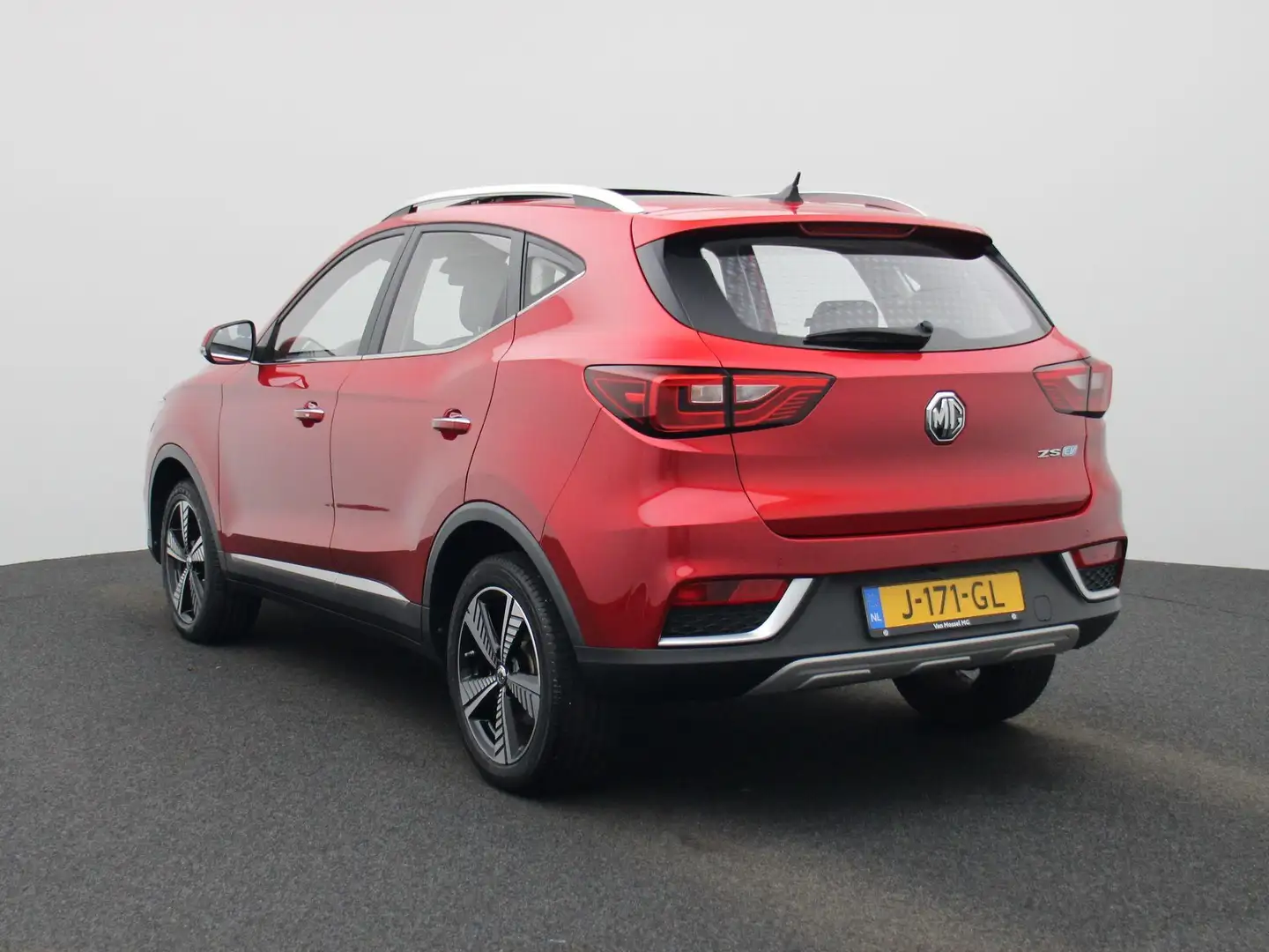 MG ZS MG EV Luxury 45 kWh | PANO | ACC | Keyless |Achter Rouge - 2