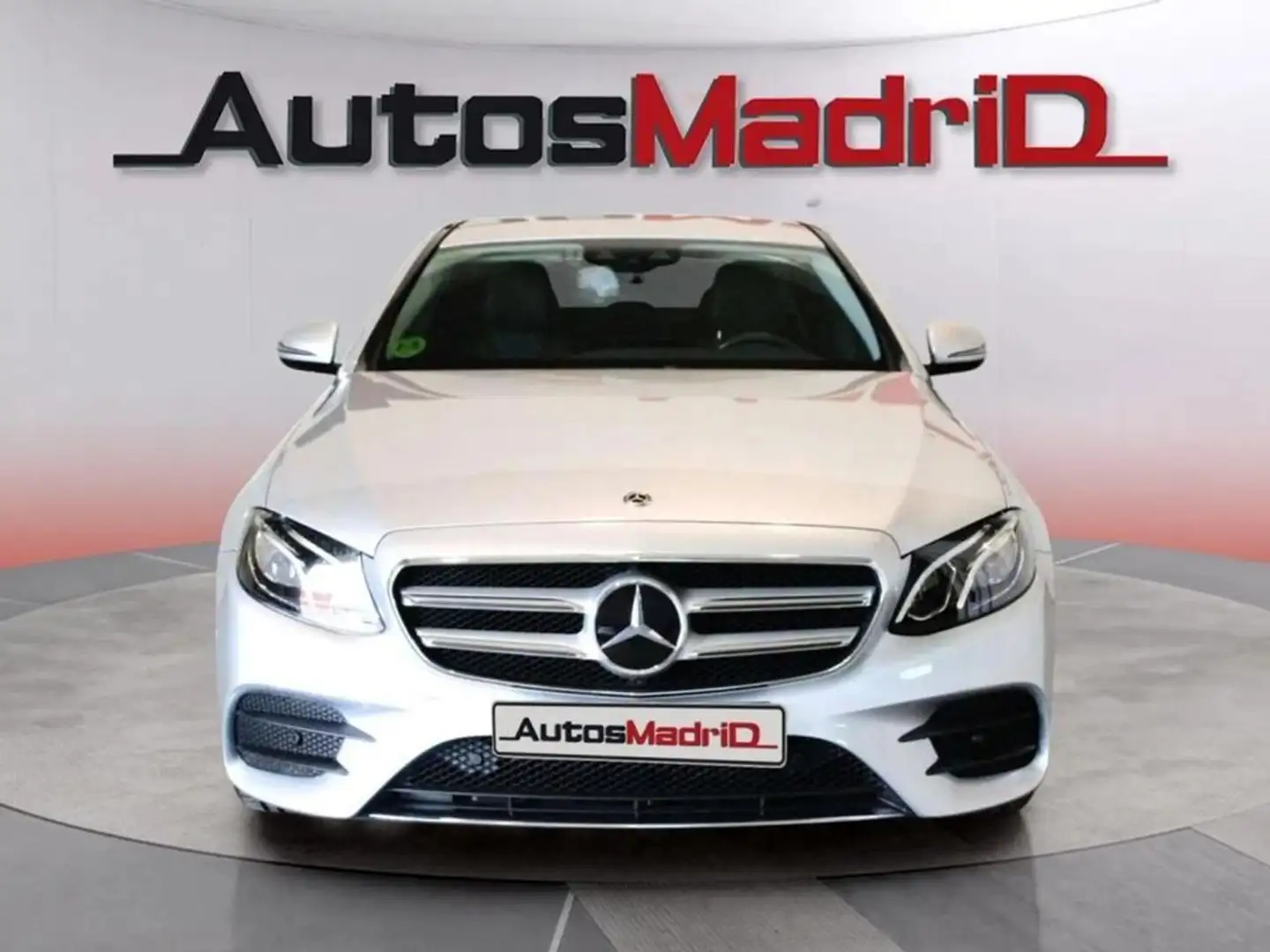 Mercedes-Benz E 220 d 4MATIC Gris - 2