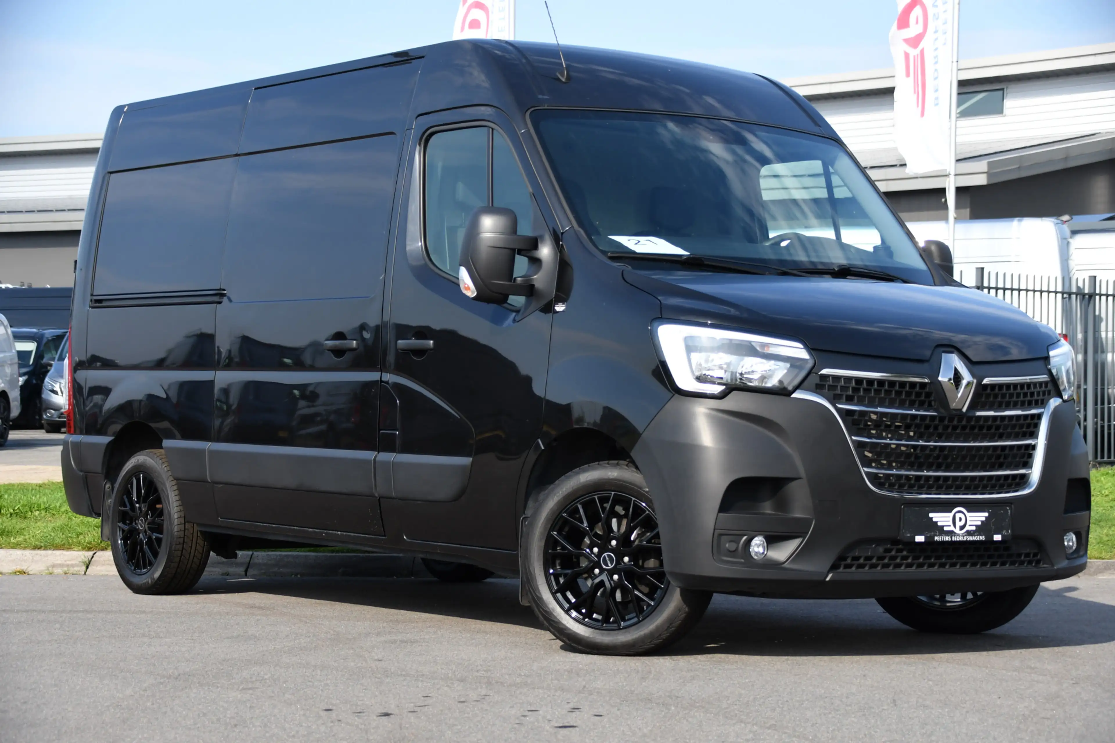 Renault Master T33 2.3 dCi 135 L2H2 Camera, Cruise, LED, Multimed — photo 5