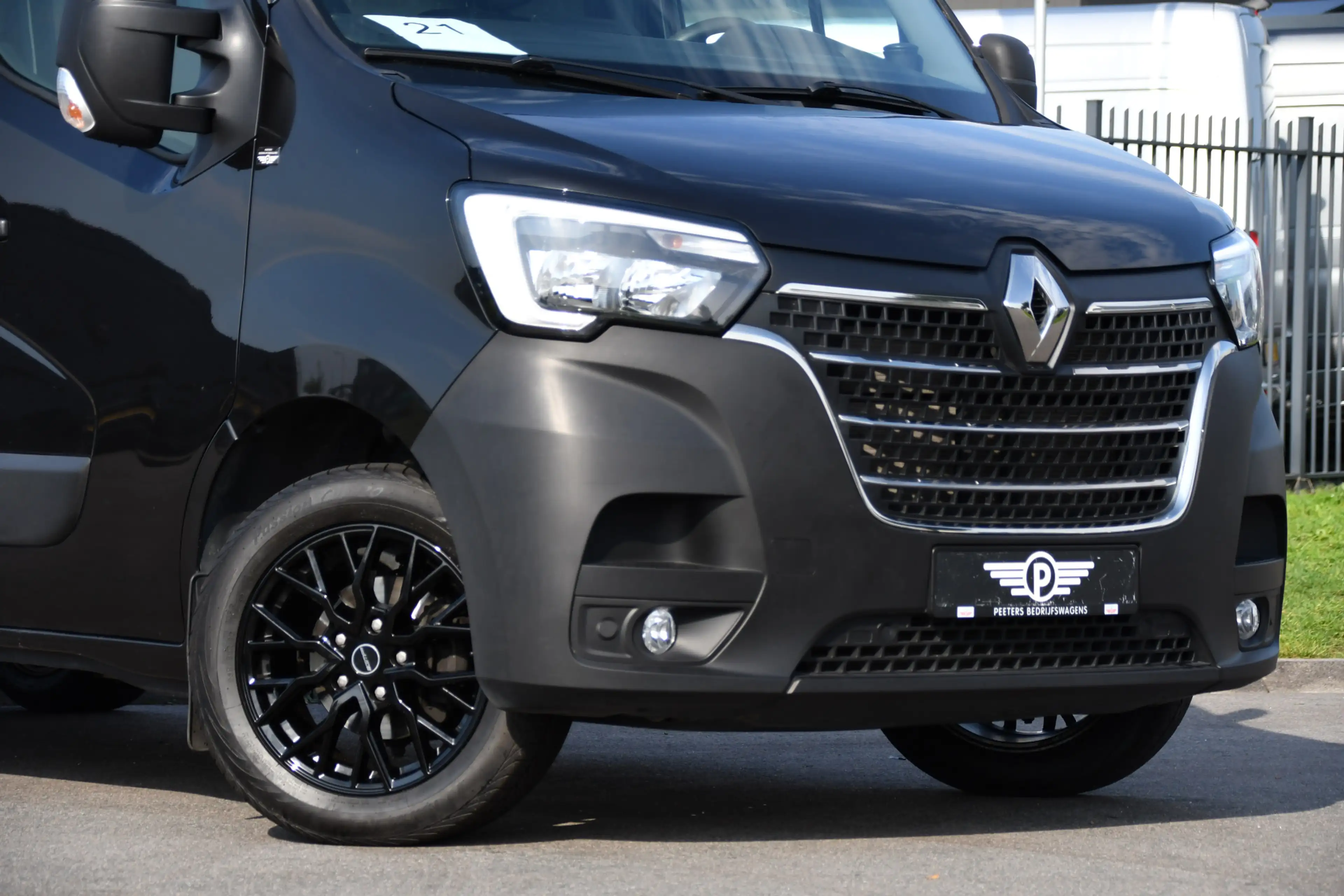 Renault Master T33 2.3 dCi 135 L2H2 Camera, Cruise, LED, Multimed — photo 8