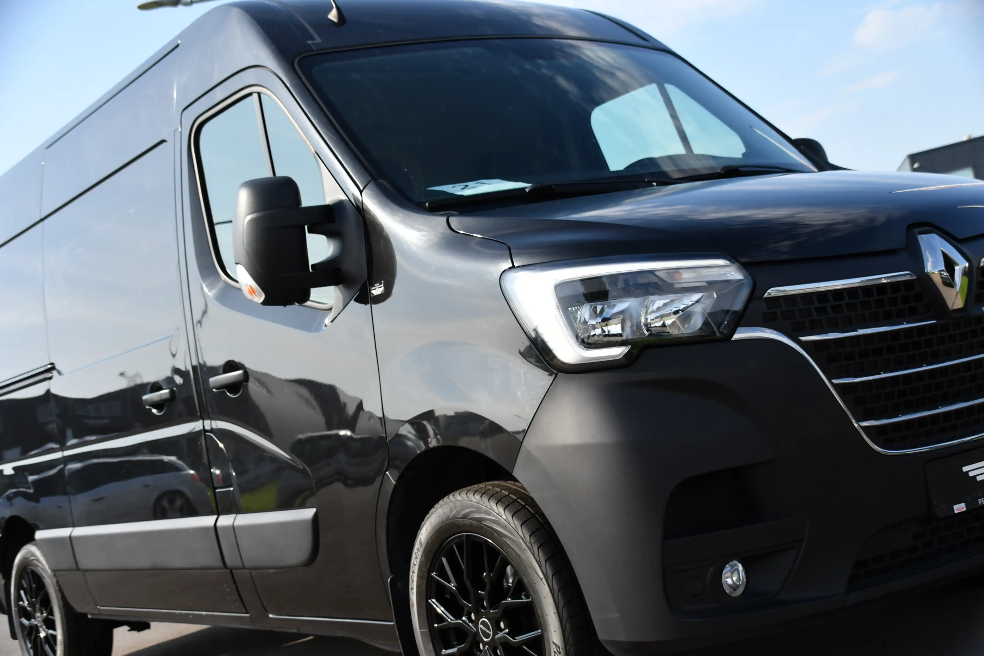Renault Master T33 2.3 dCi 135 L2H2 Camera, Cruise, LED, Multimed — photo 17