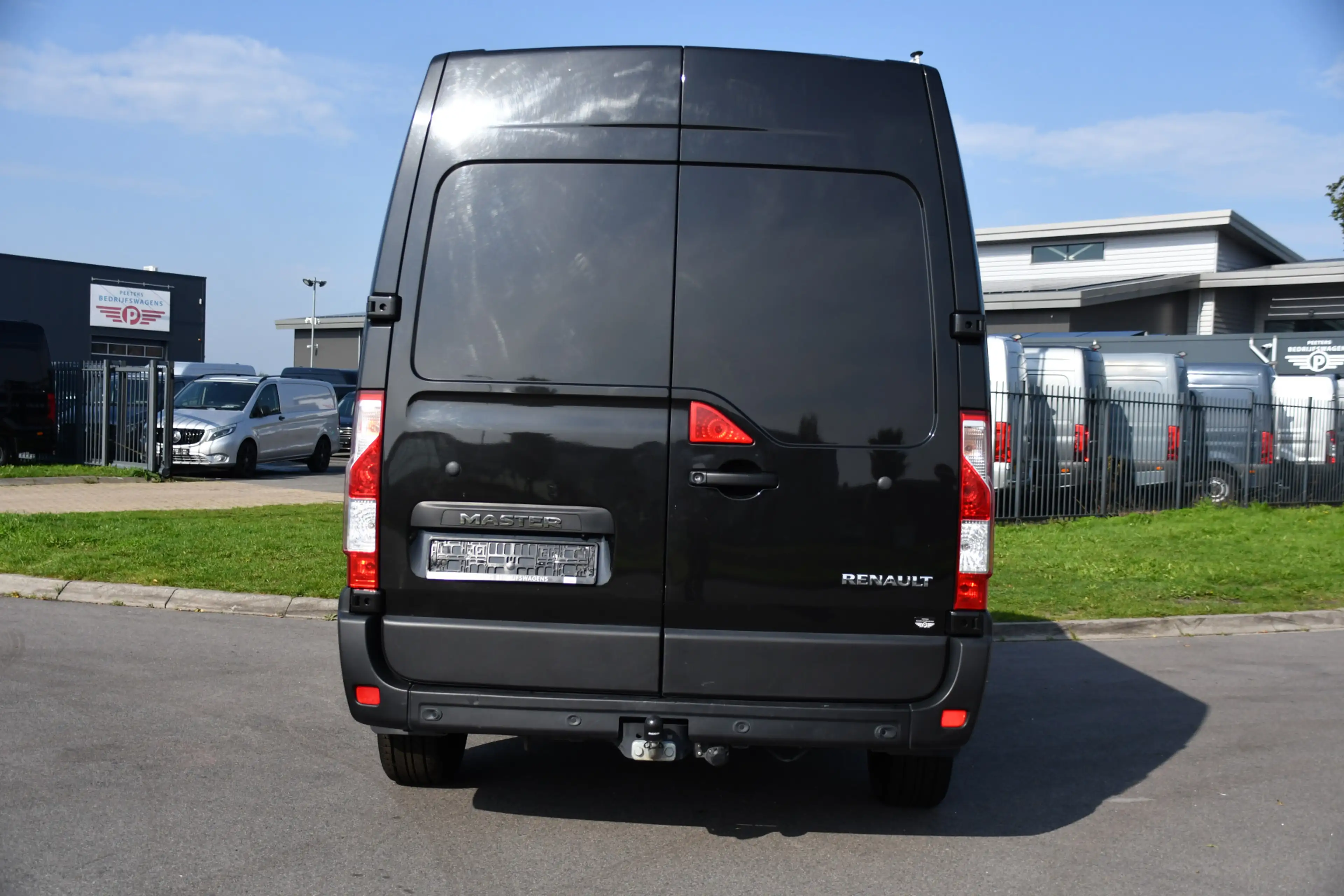 Renault Master T33 2.3 dCi 135 L2H2 Camera, Cruise, LED, Multimed — photo 33