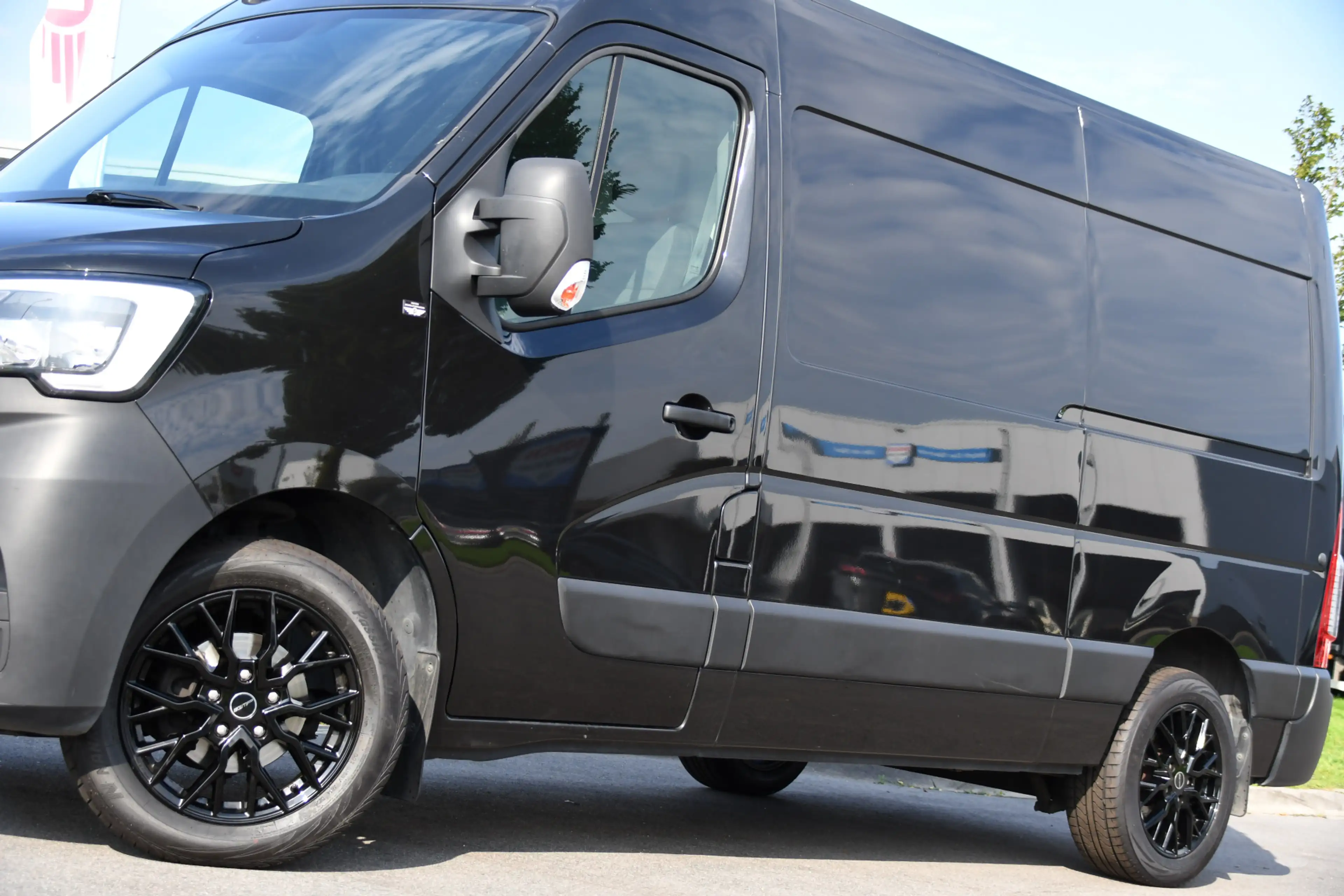 Renault Master T33 2.3 dCi 135 L2H2 Camera, Cruise, LED, Multimed — photo 32