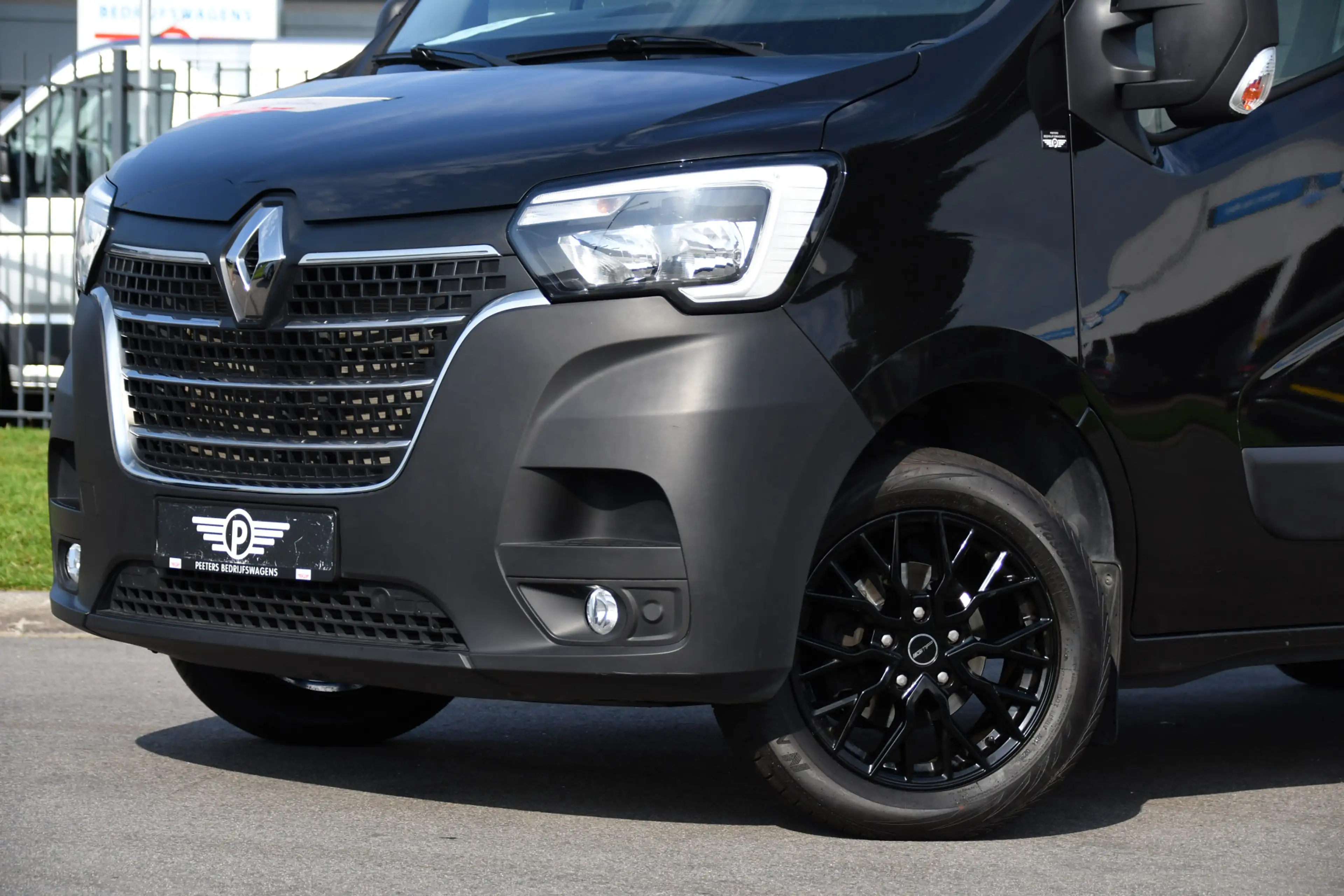 Renault Master T33 2.3 dCi 135 L2H2 Camera, Cruise, LED, Multimed — photo 7