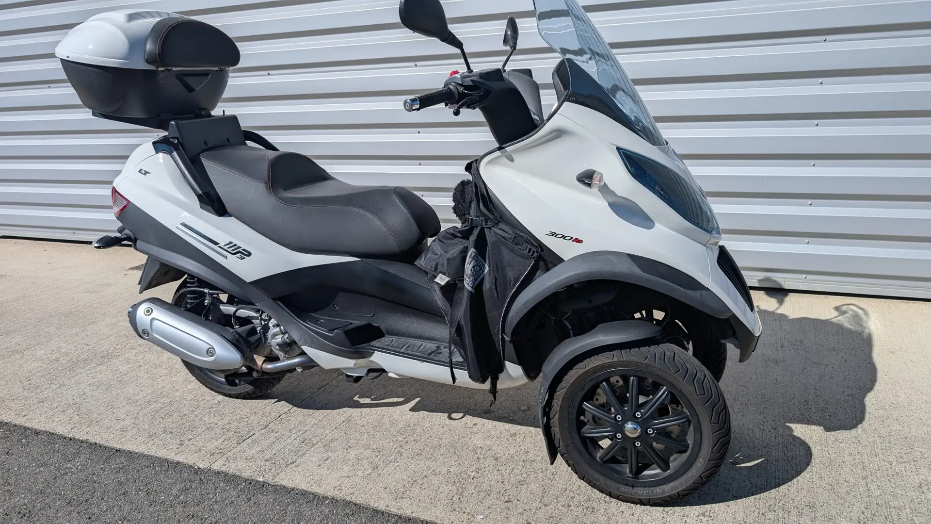 Piaggio MP3 300 Blanc - 1