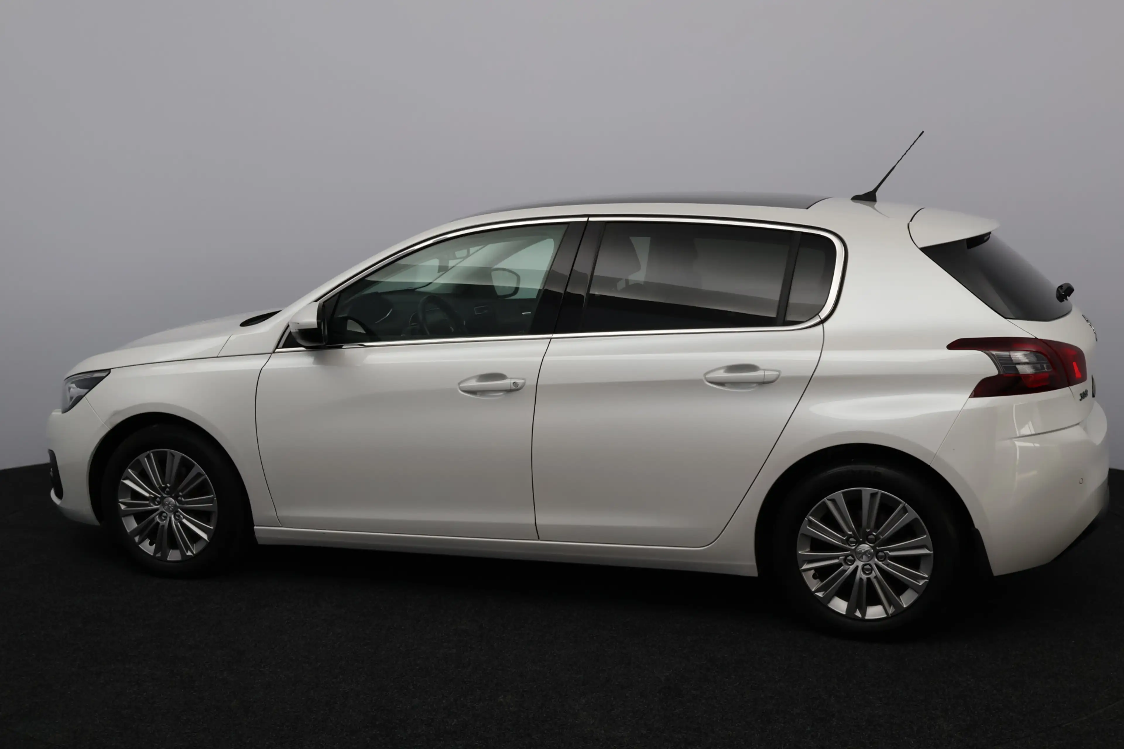 Peugeot 308 1.2 PureTech Allure /D-Riem Verv 89.000KM! /Apple — photo 3