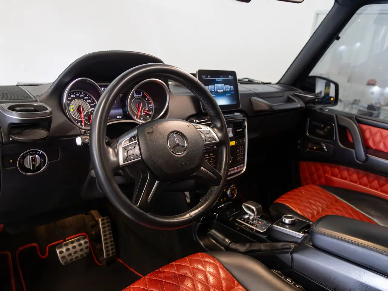 Mercedes-Benz G-Class снимка Mercedes-Benz G-Class