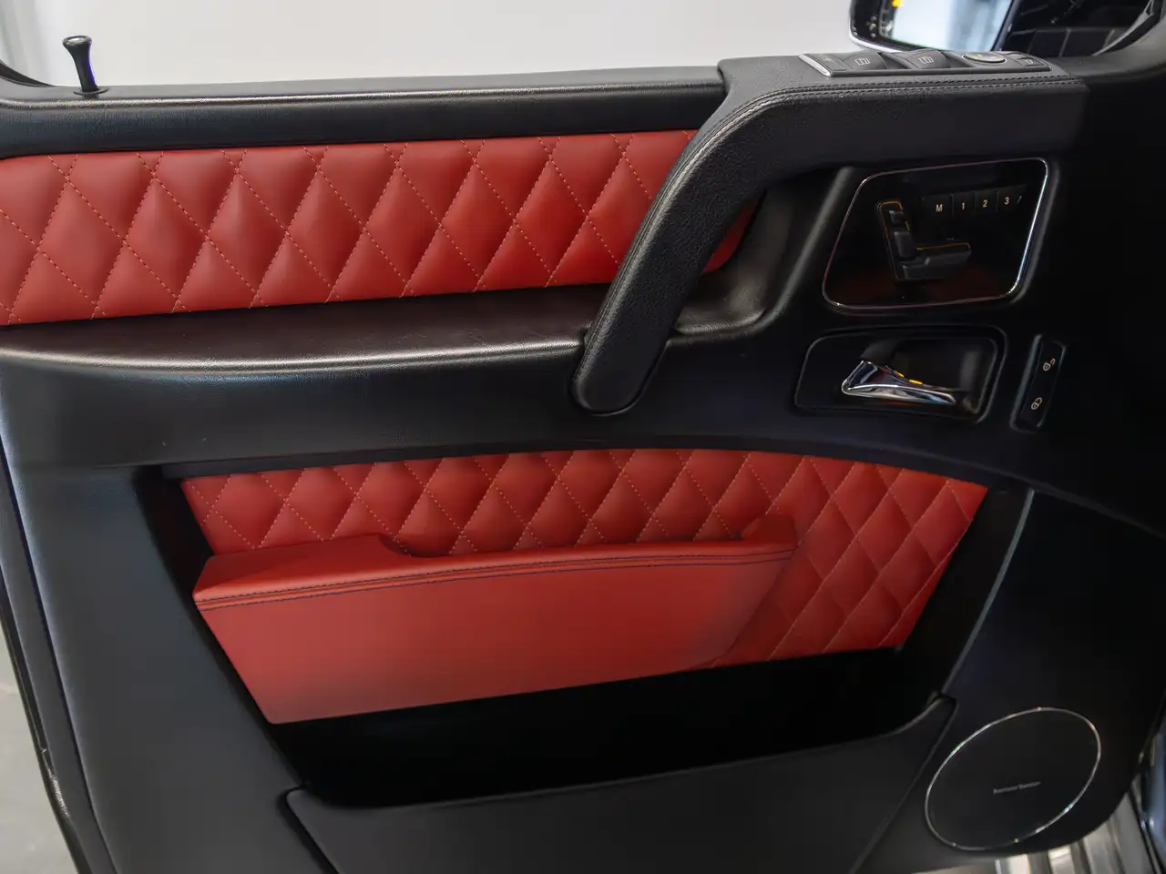 Mercedes-Benz G-Class снимка Mercedes-Benz G-Class