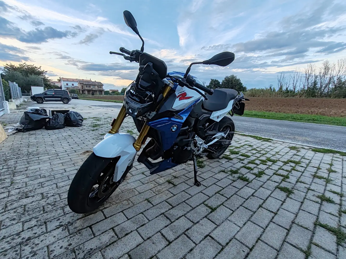 BMW F 900 R sport Bianco - 1