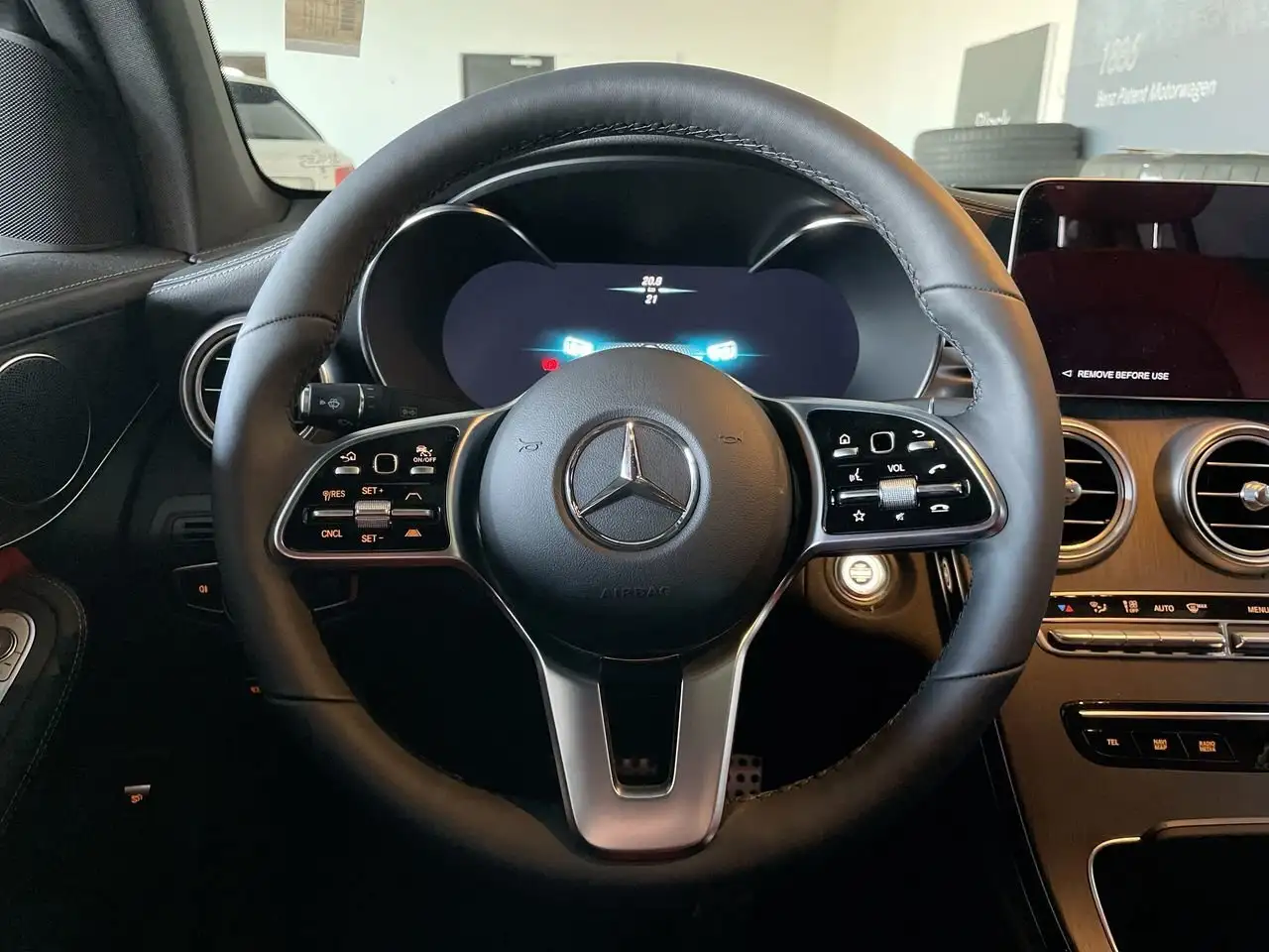 Mercedes-Benz GLC снимка Mercedes-Benz GLC