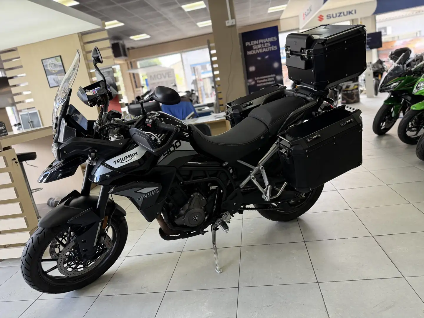 Triumph Tiger 900 Noir - 2