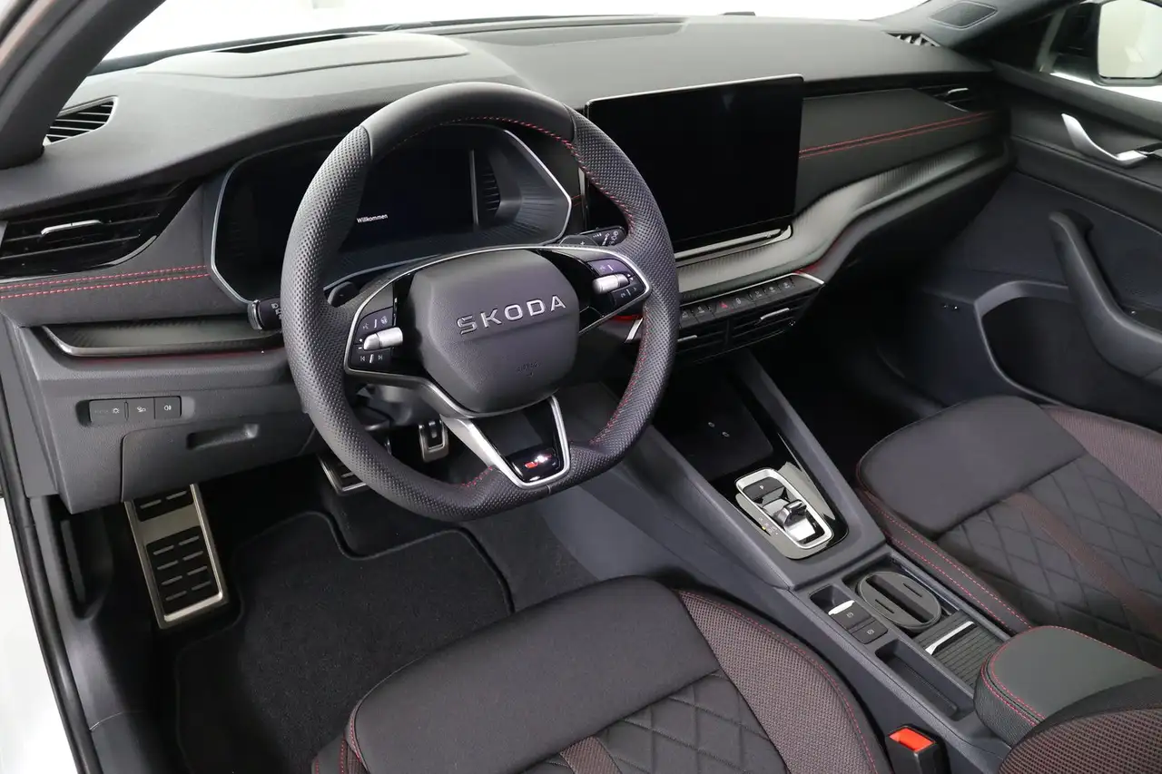 Skoda Octavia 2026 — фото 11