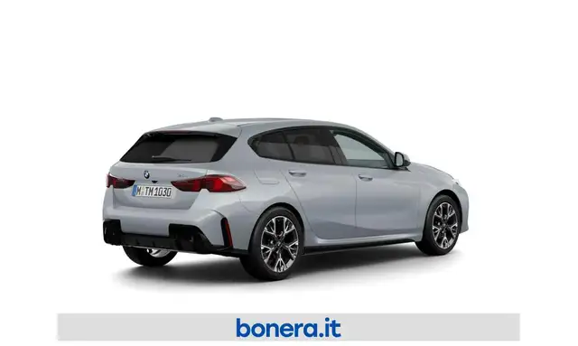 BMW 1 Series view 2
