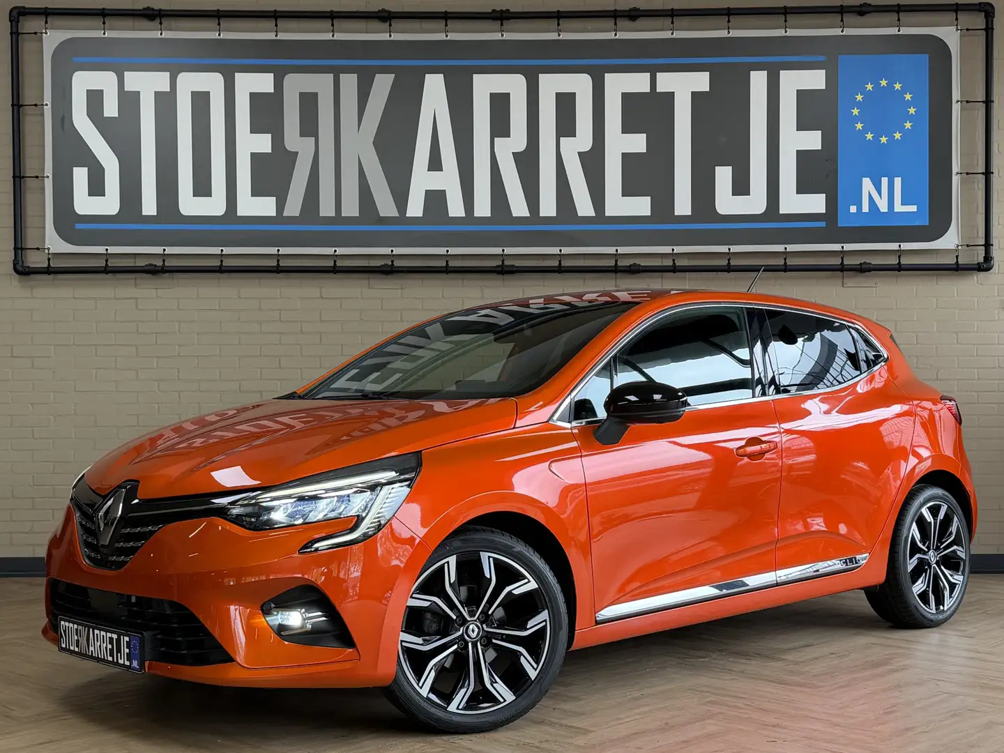 Renault Clio 1.0 TCe 90pk Automaat | Groot Navi | 360 | 17" | P Orange - 1