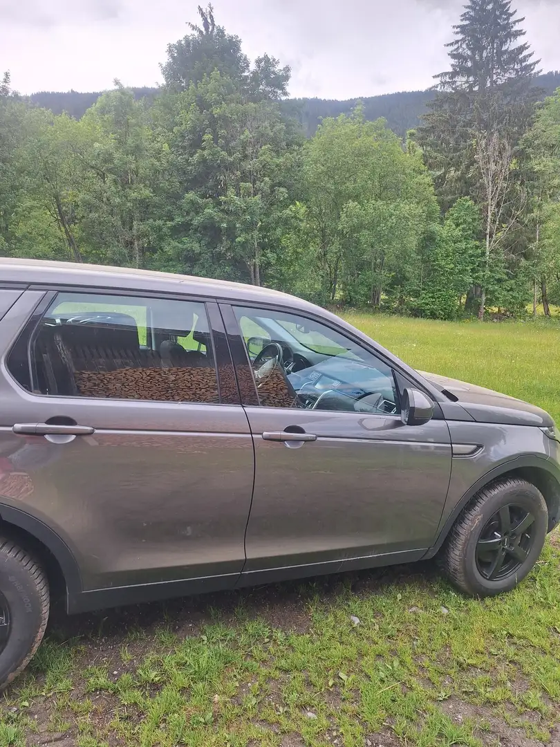 Land Rover Discovery Sport Discovery Sport 2,0 TD4 4WD SE SE Grau - 2