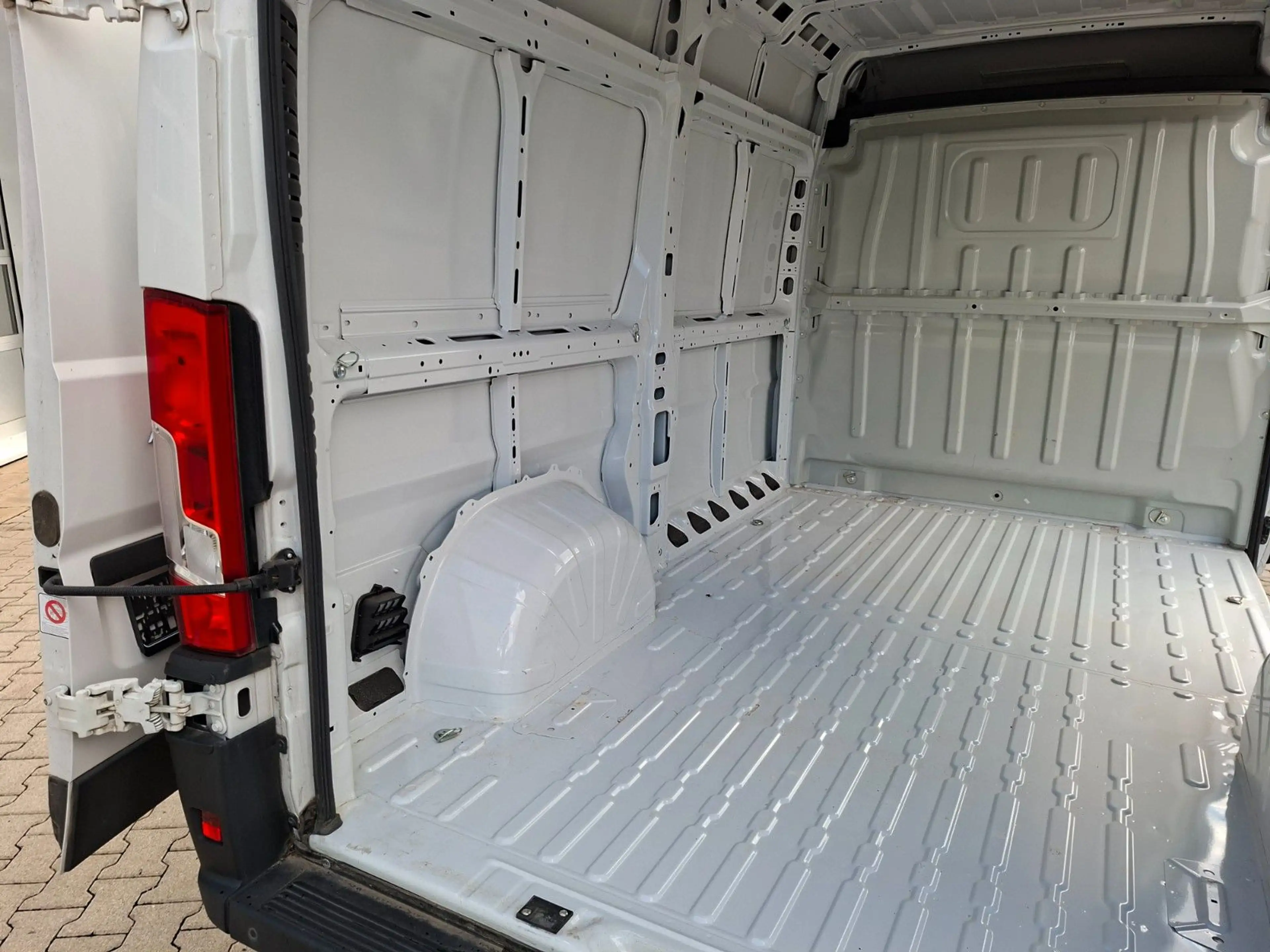Fiat Ducato 35 L2H2 140 , Top-Zustand ! — photo 9