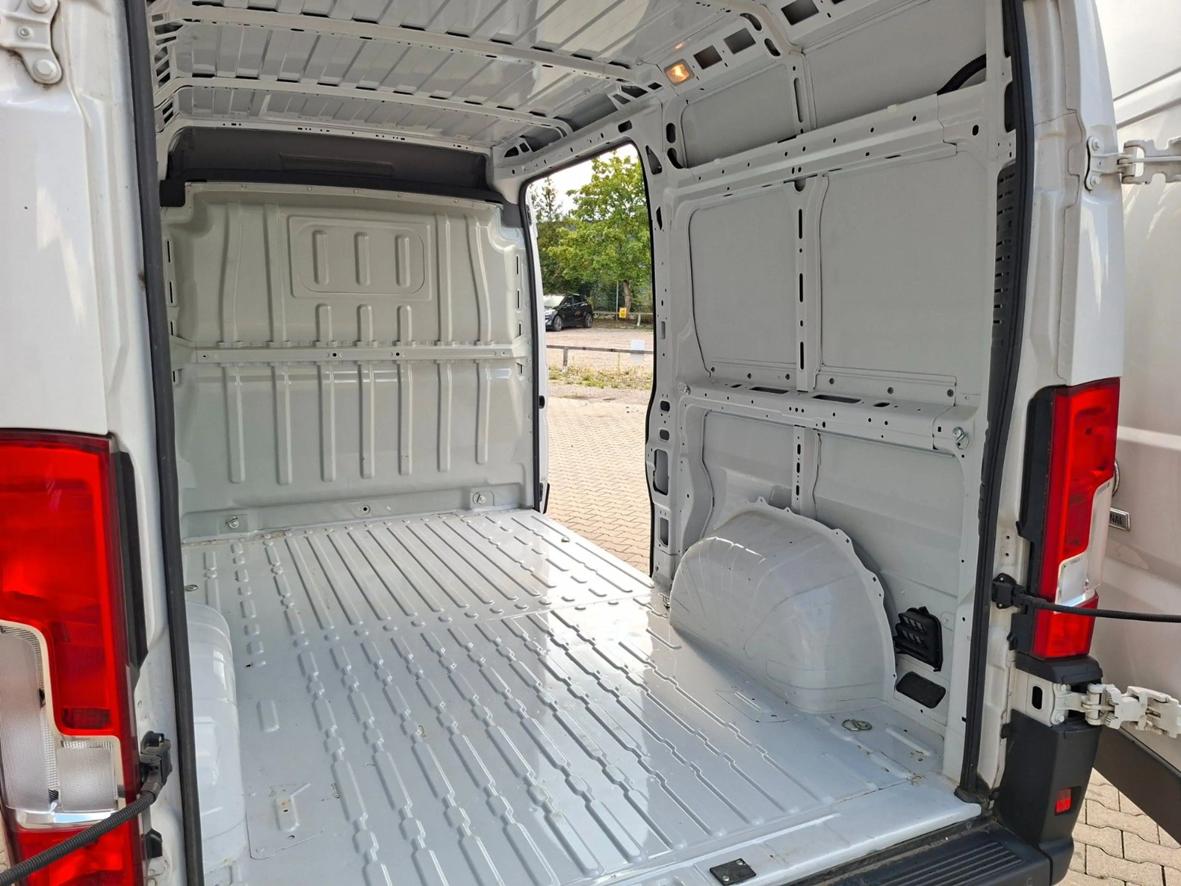 Fiat Ducato 35 L2H2 140 , Top-Zustand ! — photo 8