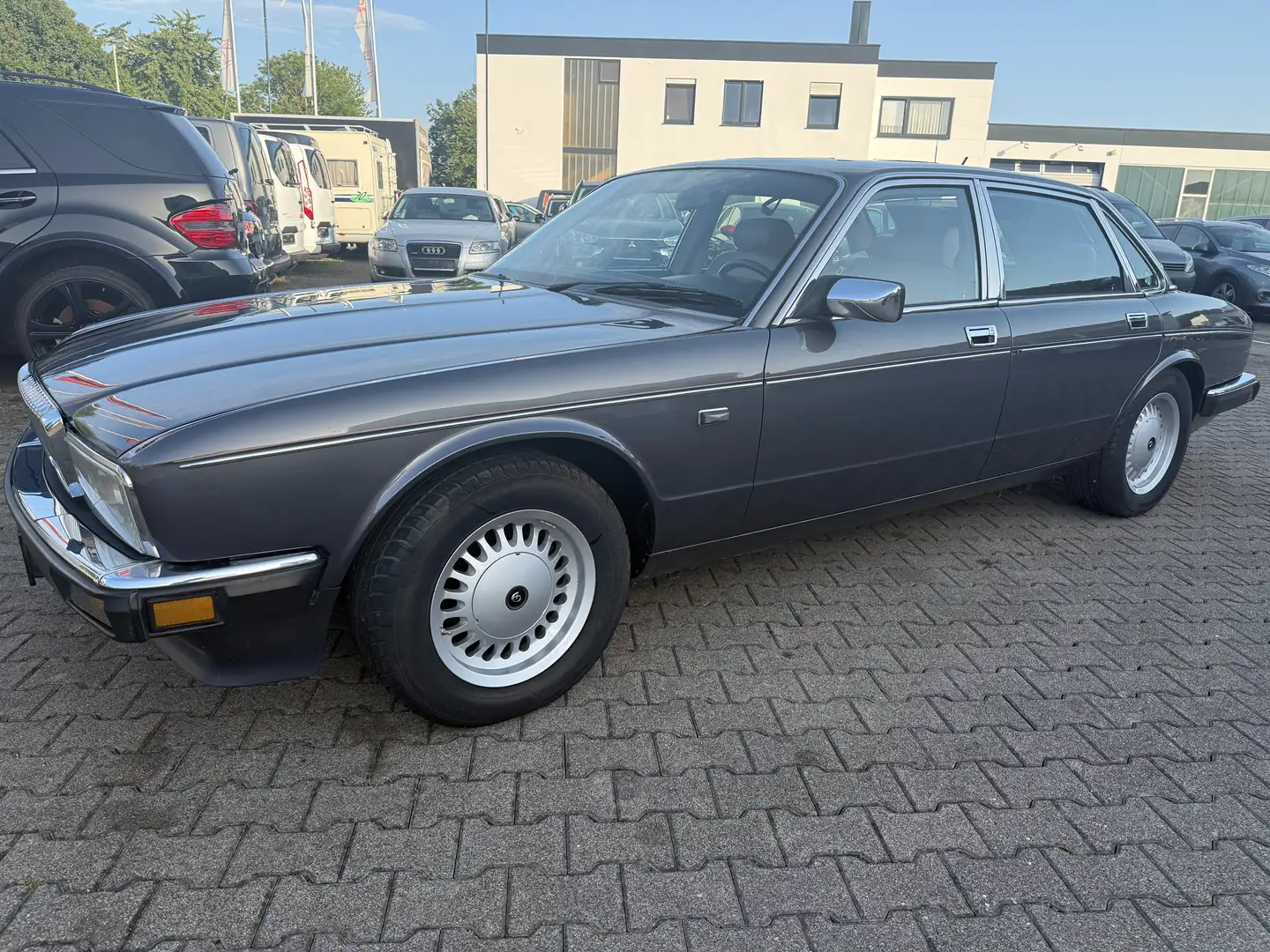 Jaguar XJ6 3.6 Automatik Grijs - 1