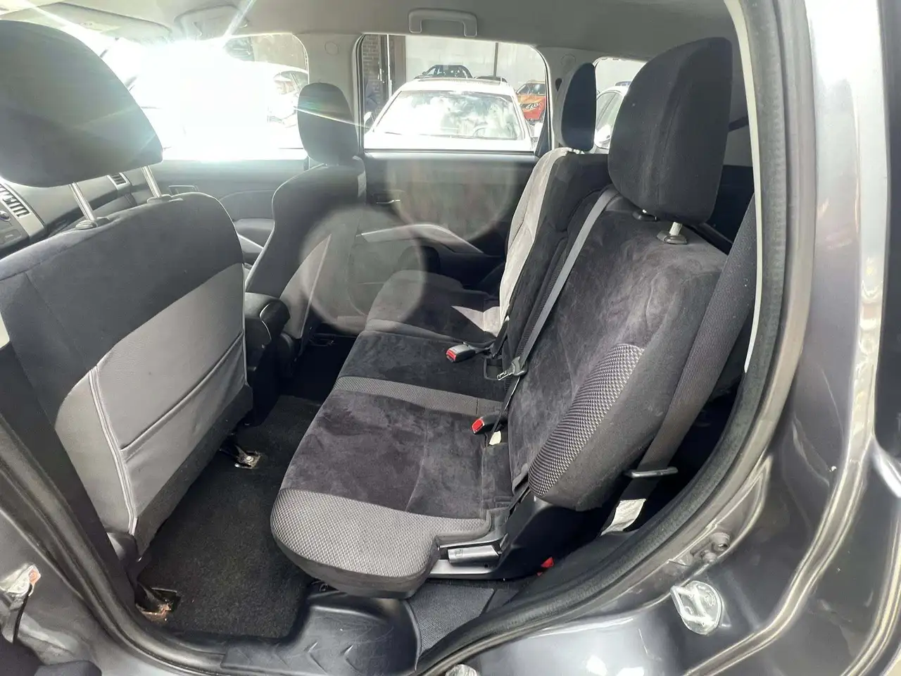 Mitsubishi Outlander снимка Mitsubishi Outlander