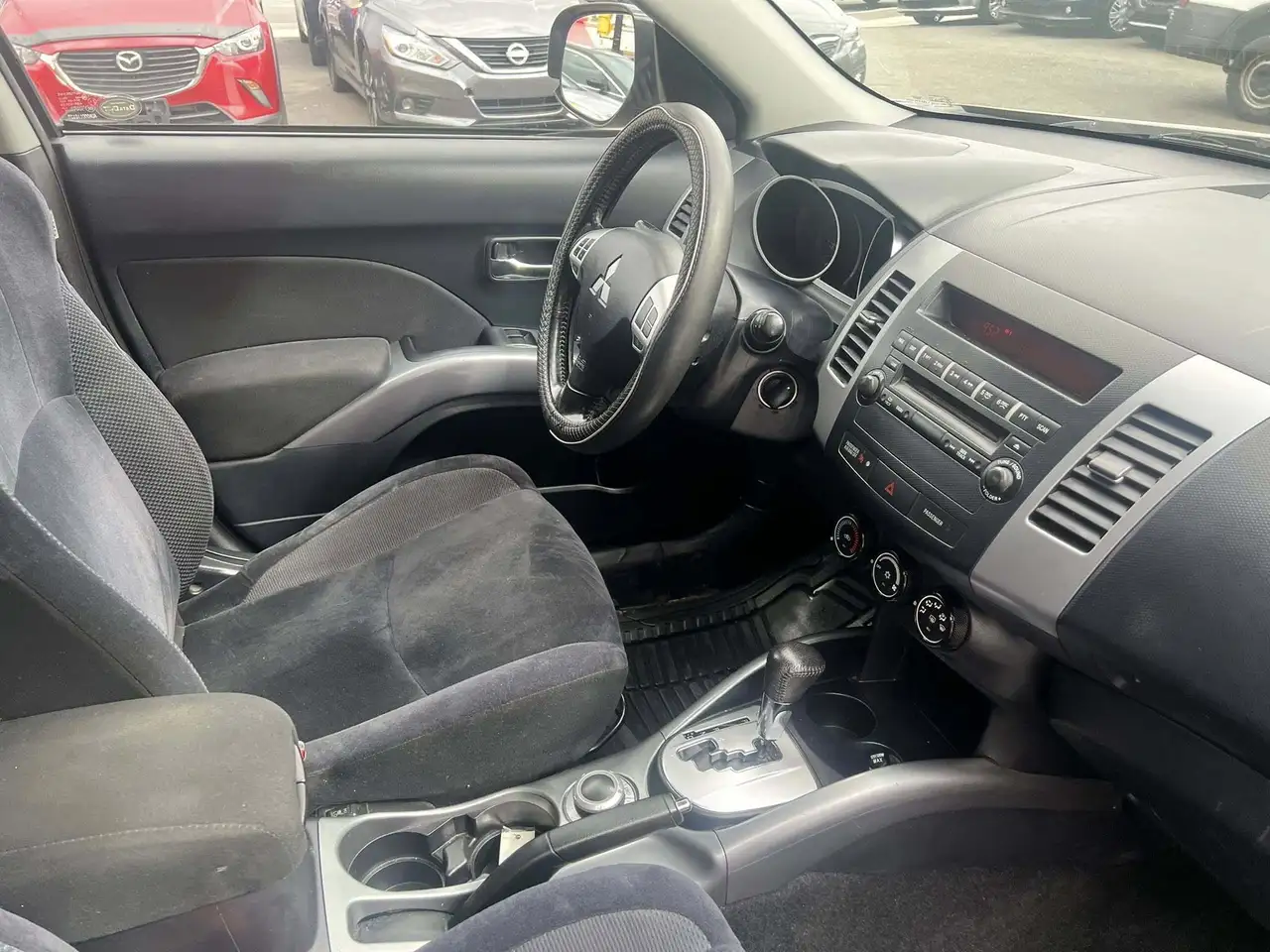 Mitsubishi Outlander снимка Mitsubishi Outlander
