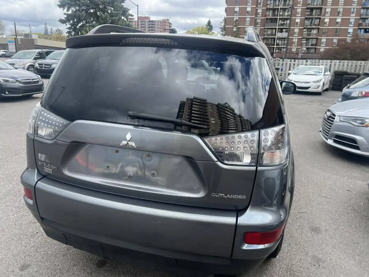 Mitsubishi Outlander снимка Mitsubishi Outlander