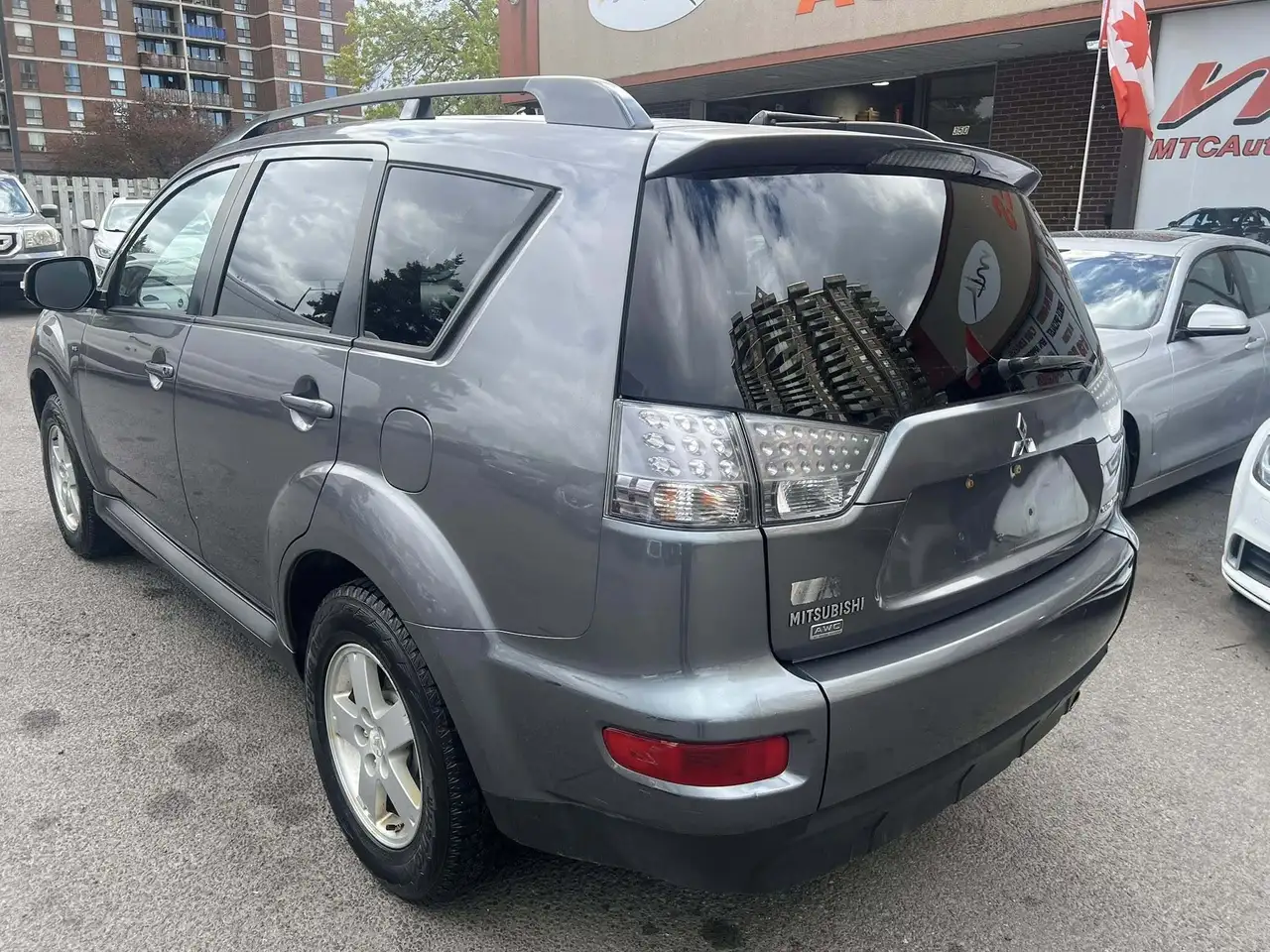 Mitsubishi Outlander снимка Mitsubishi Outlander
