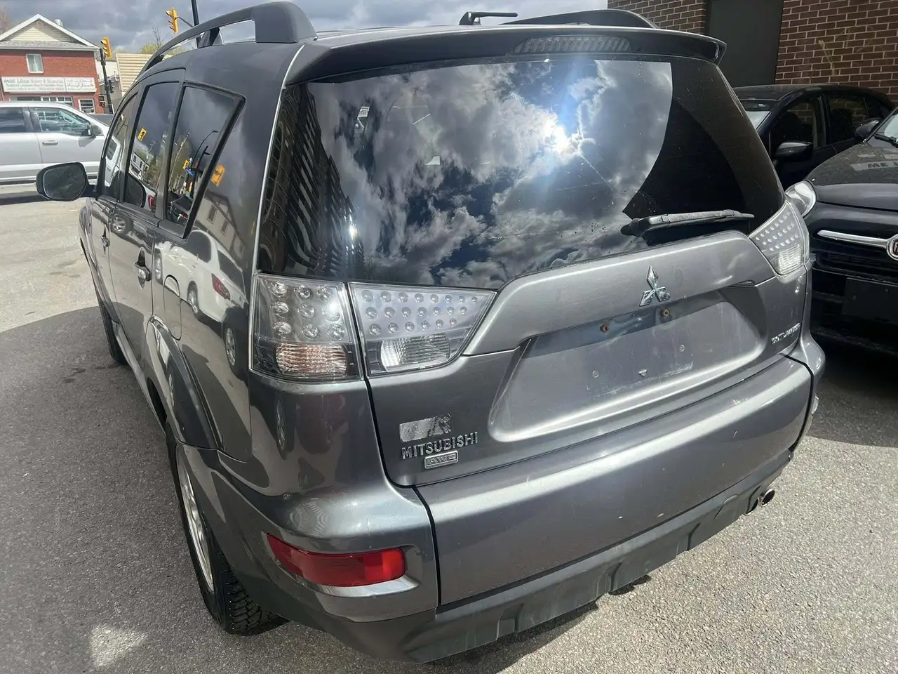 Mitsubishi Outlander снимка Mitsubishi Outlander