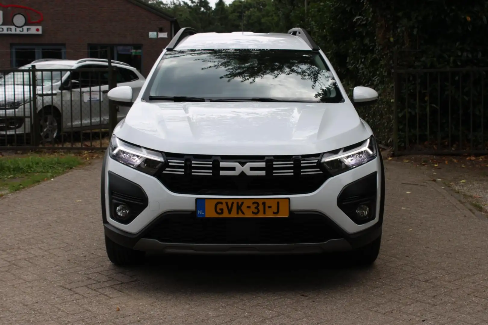 Dacia Jogger 1.6 Hybrid 140 Expression 7p. Automaat, Navi Camer Weiß - 2