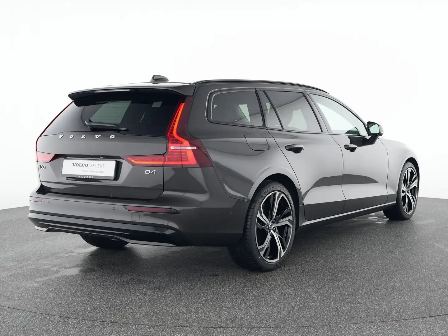 Volvo V60 B4 Benzin Geartronic Plus Dark 19"+PANO+360° Grau - 2