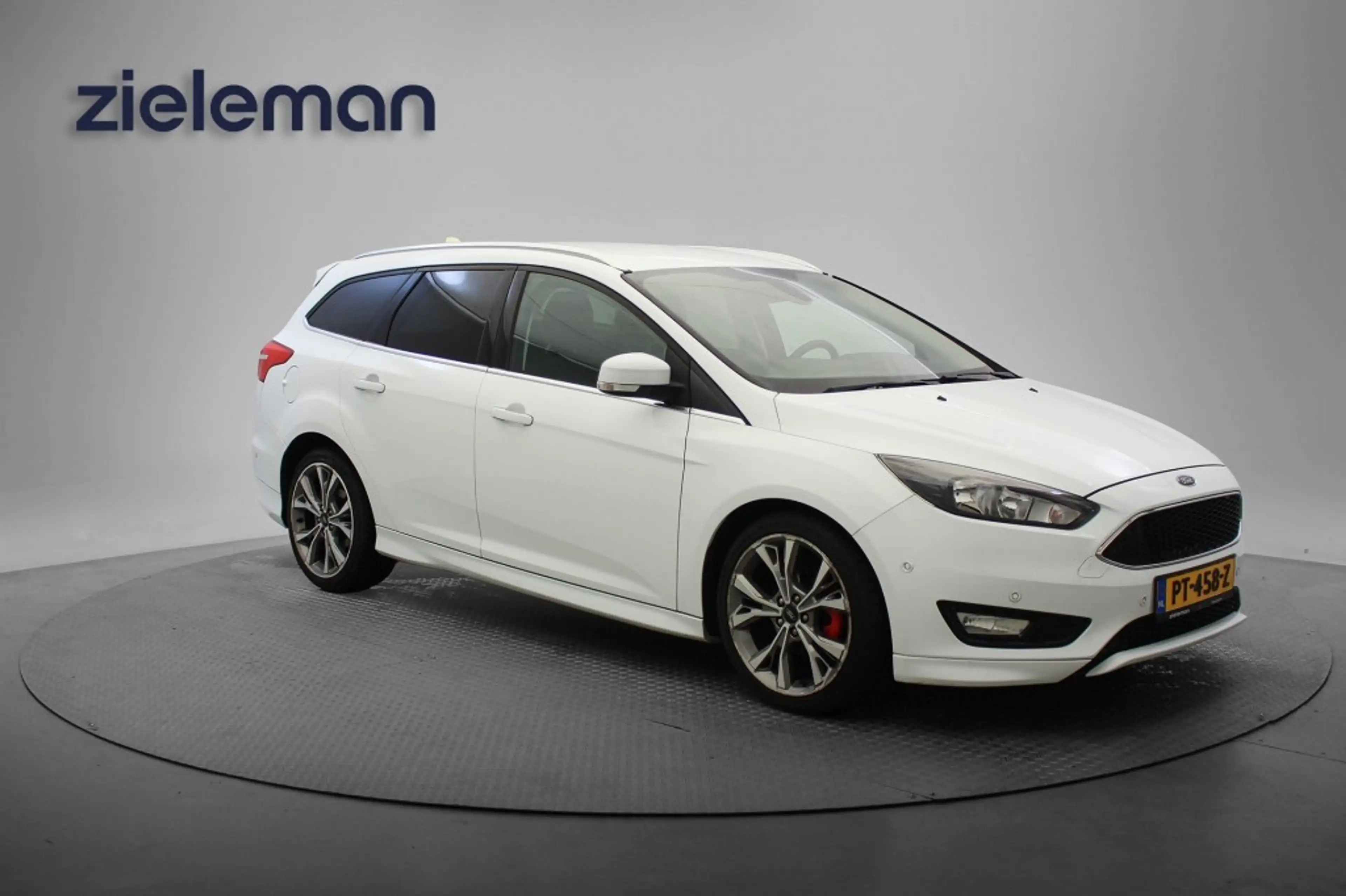 Ford Focus Wagon 1.0 Titanium - Carplay, navi, Clima, Stoelve