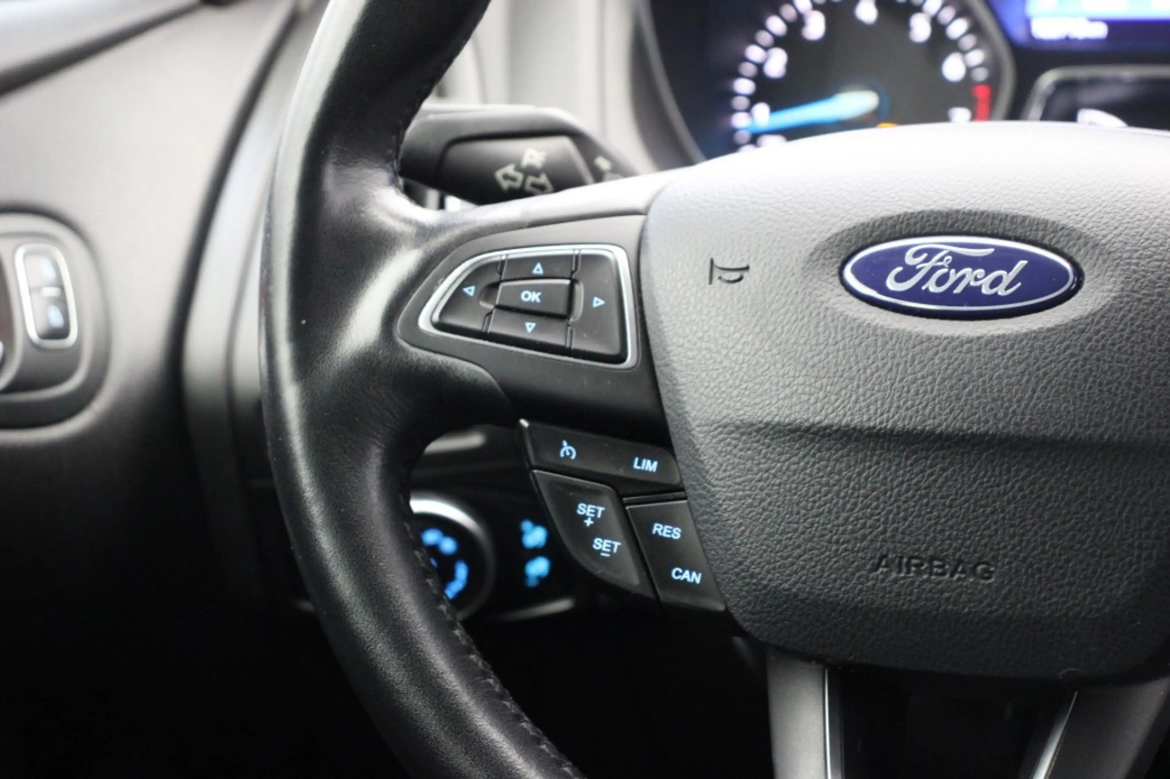Ford Focus Wagon 1.0 Titanium - Carplay, navi, Clima, Stoelve — photo 8