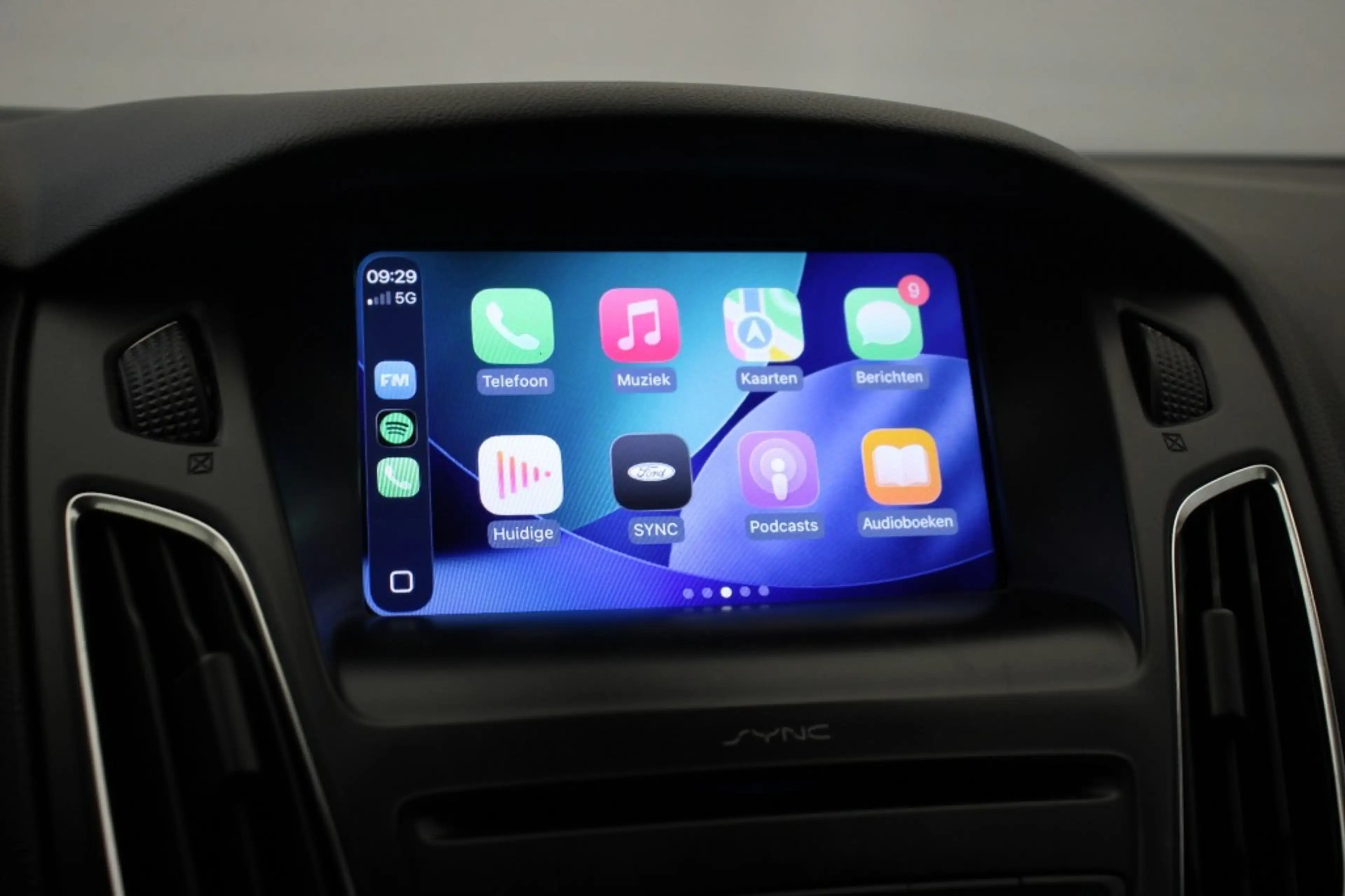Ford Focus Wagon 1.0 Titanium - Carplay, navi, Clima, Stoelve — photo 5