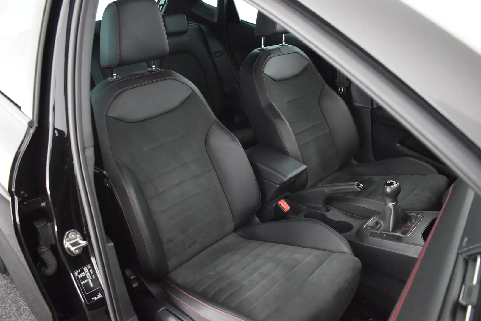SEAT Ibiza 1.0 TSI 95pk FR Business Intense Led Virtual Cockp Zwart - 2