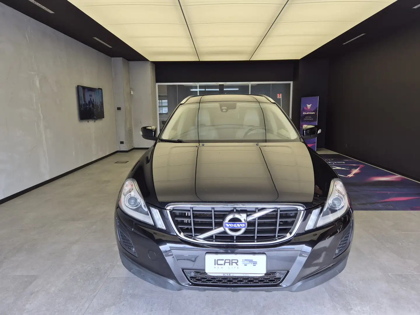 Volvo XC60 2.4 d5 Summum awd 205cv Nero - 2