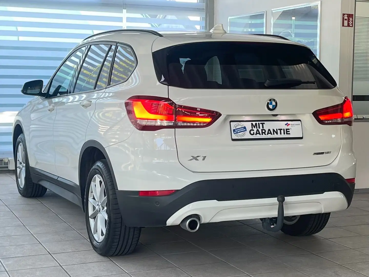 BMW X1 sD18i Advantage AHK LED KAMERA Unfallfrei Bianco - 2