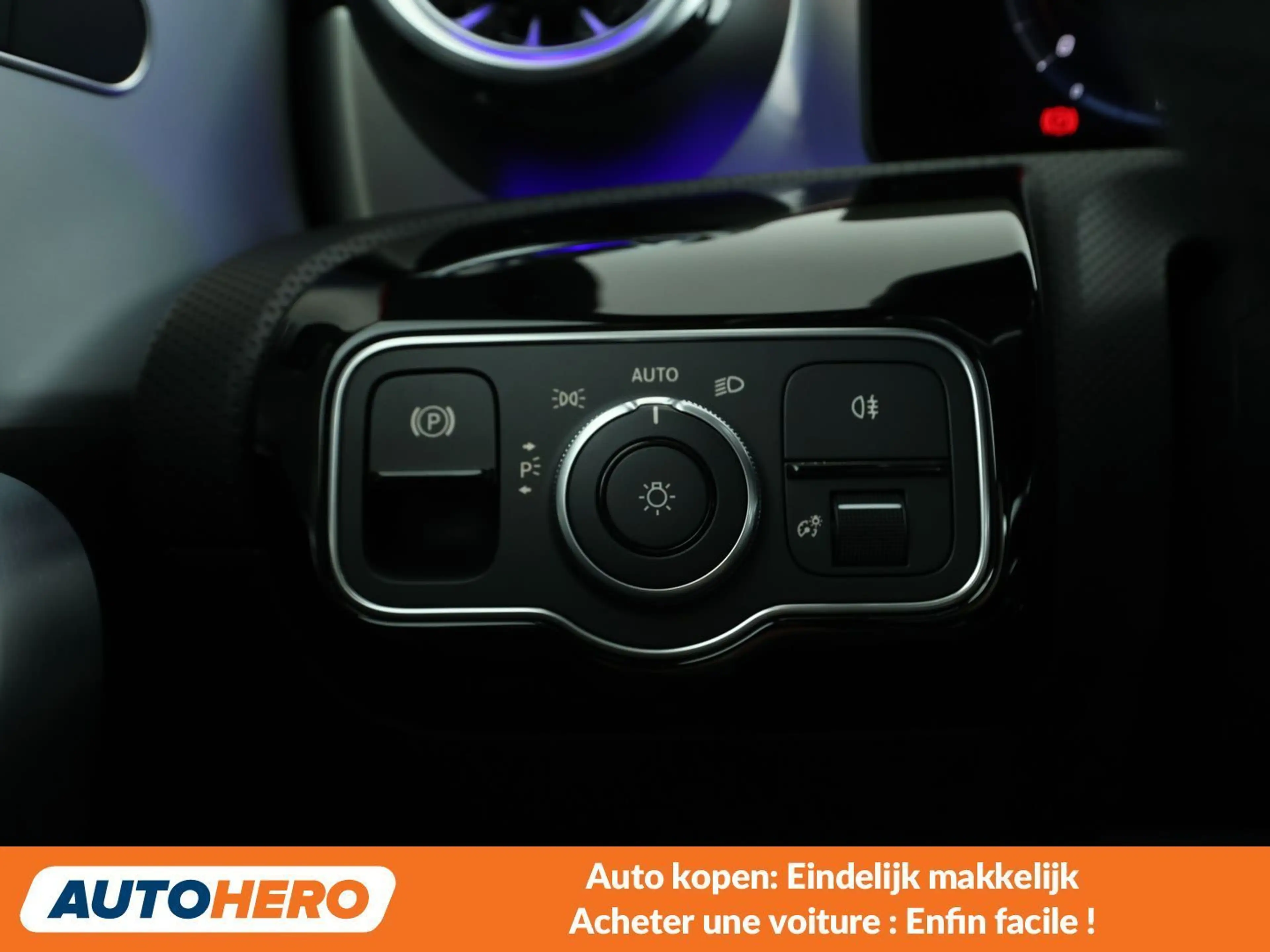 Mercedes-Benz CLA 180 CLA 180 d AMG Line — photo 15