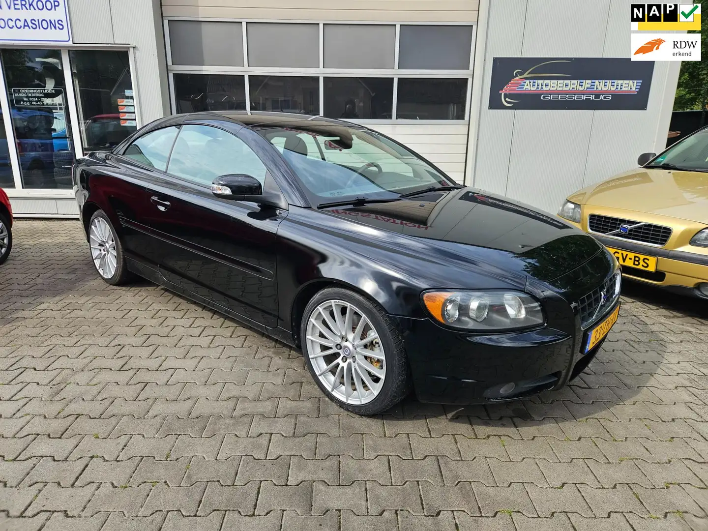 Volvo C70 Convertible 2.0D Kinetic Czarny - 1