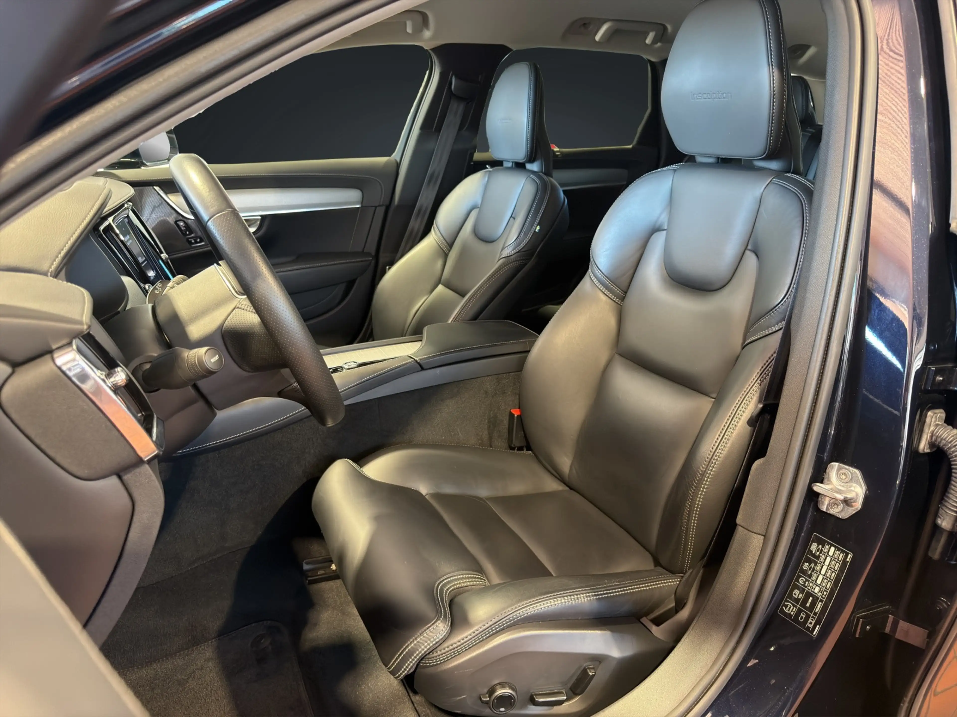 Volvo V90 Inscription D4 | LED | Sensus | Keyless — photo 13