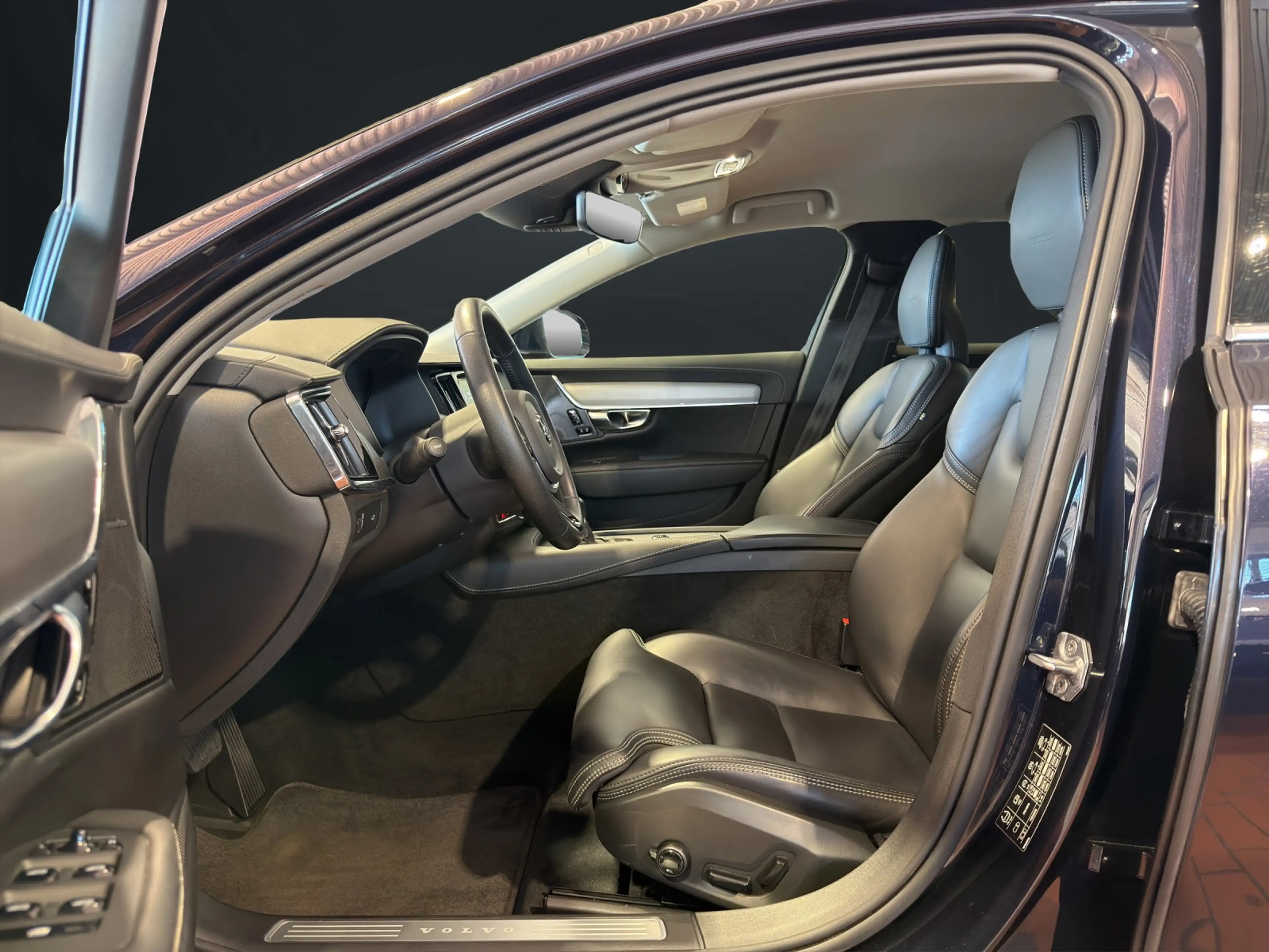 Volvo V90 Inscription D4 | LED | Sensus | Keyless — photo 11