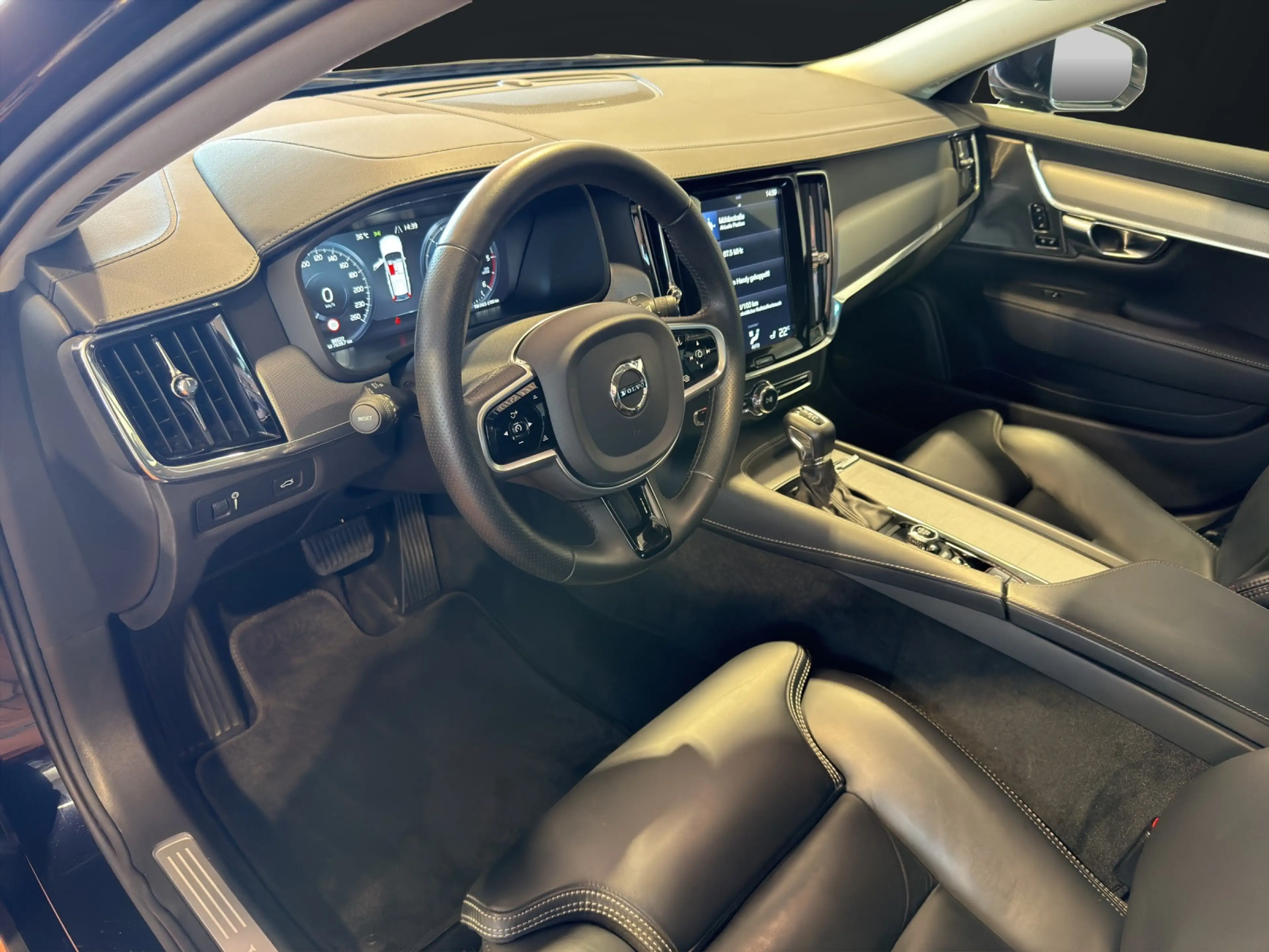 Volvo V90 Inscription D4 | LED | Sensus | Keyless — photo 12