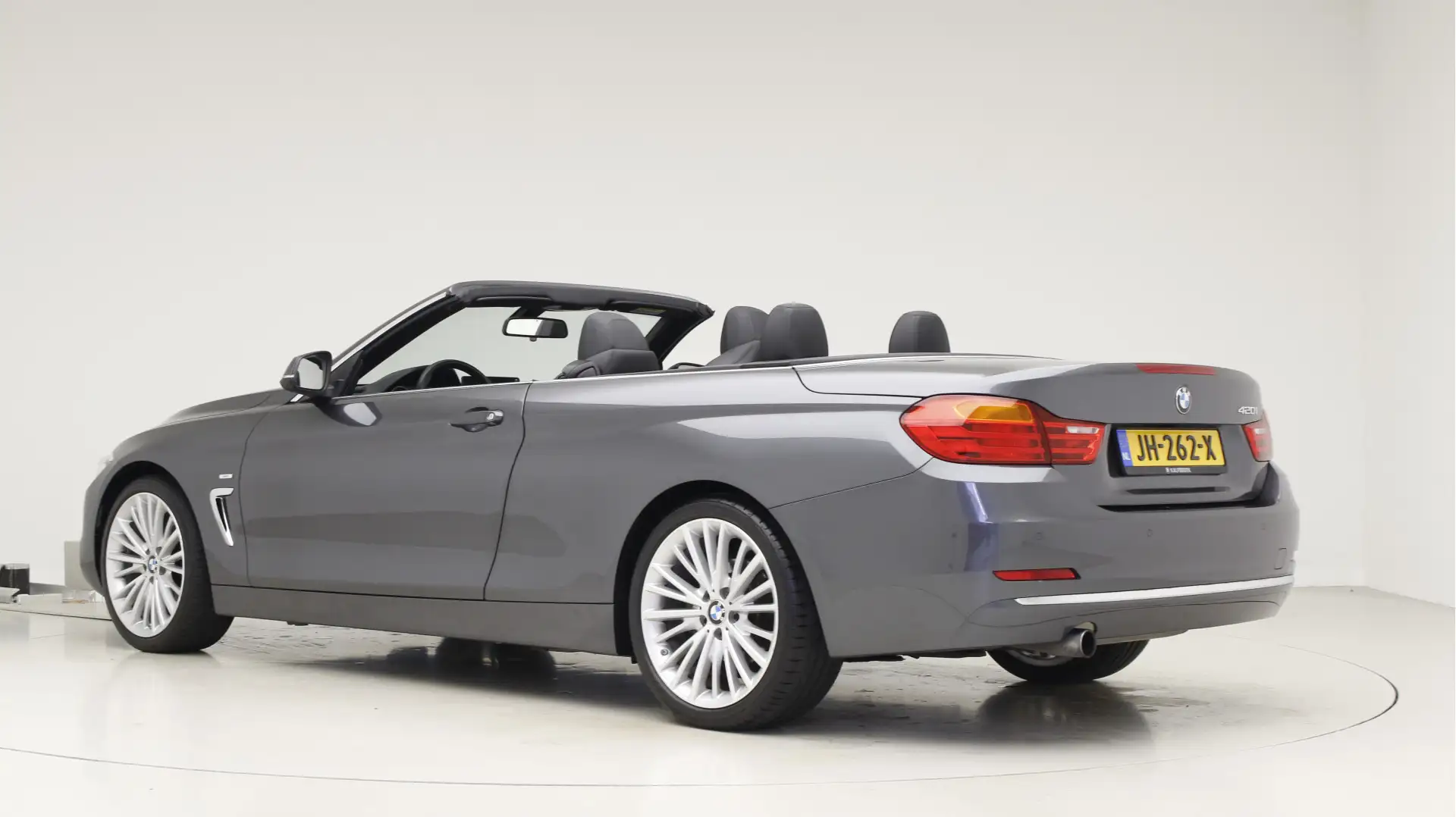 BMW 420 4-serie Cabrio 420i High Executive | Luxury Line | Grijs - 2