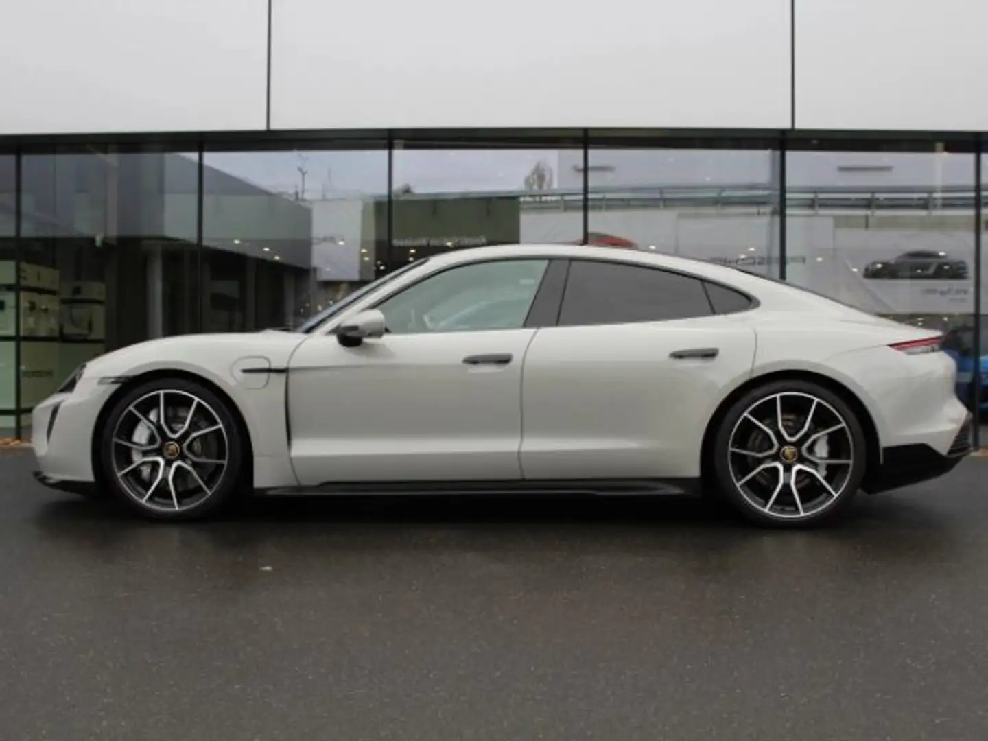 Porsche Taycan Turbo Weiß - 2