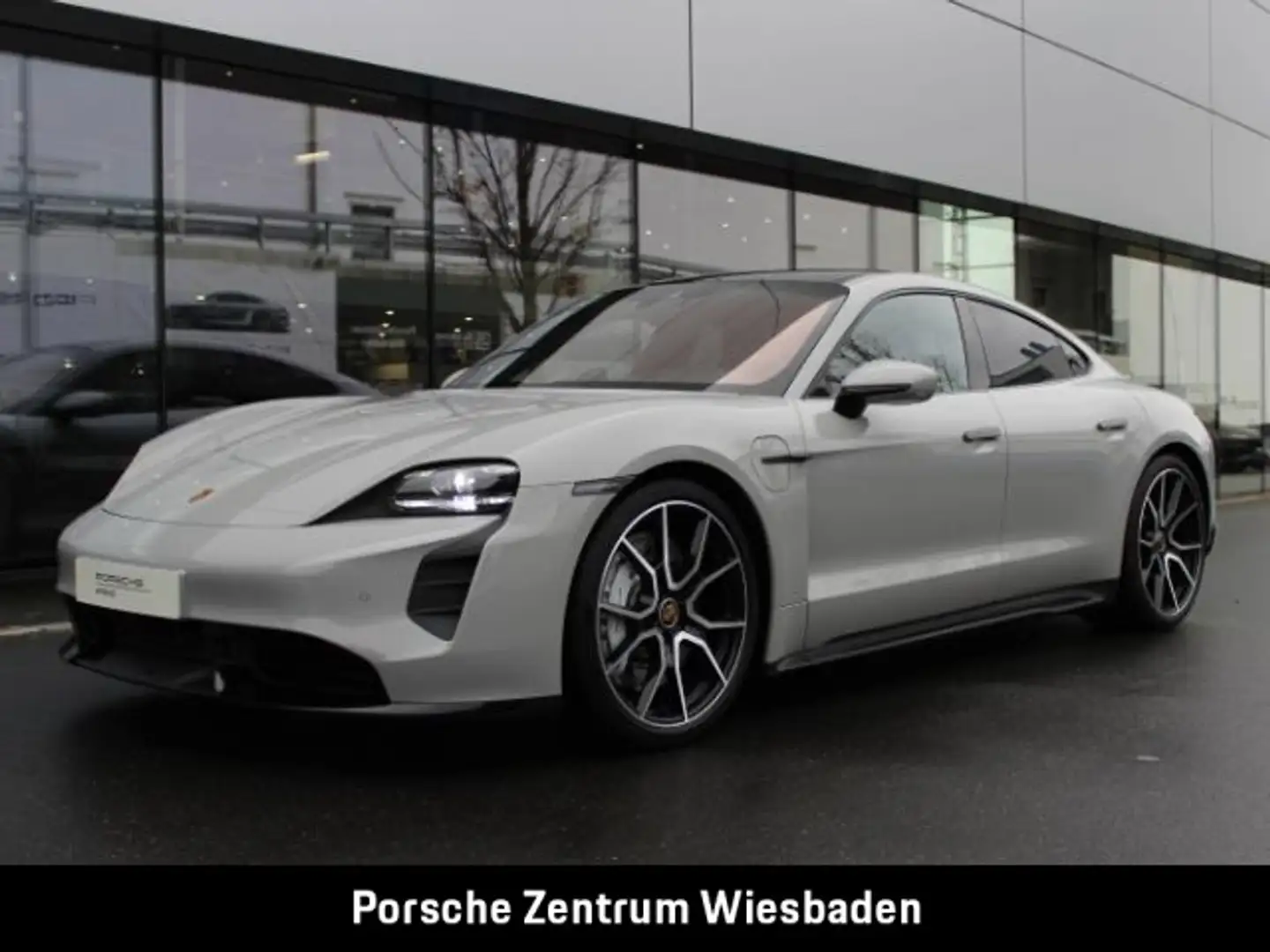 Porsche Taycan Turbo Weiß - 1