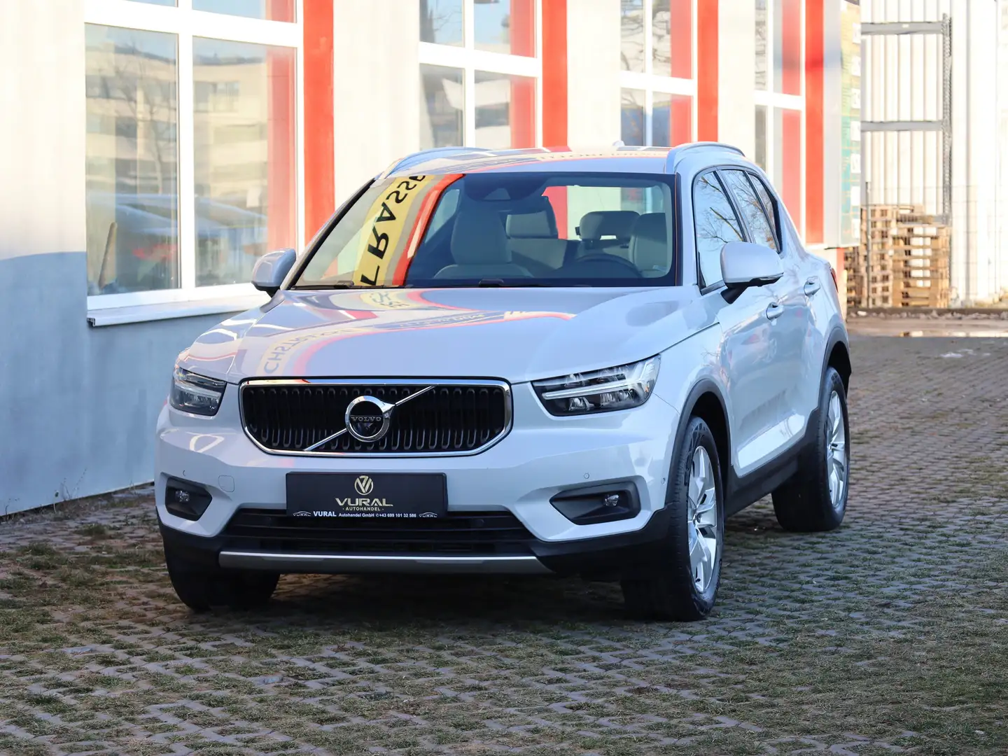 Angebot VOLVO XC40 D4 AWD Geartronic R-design