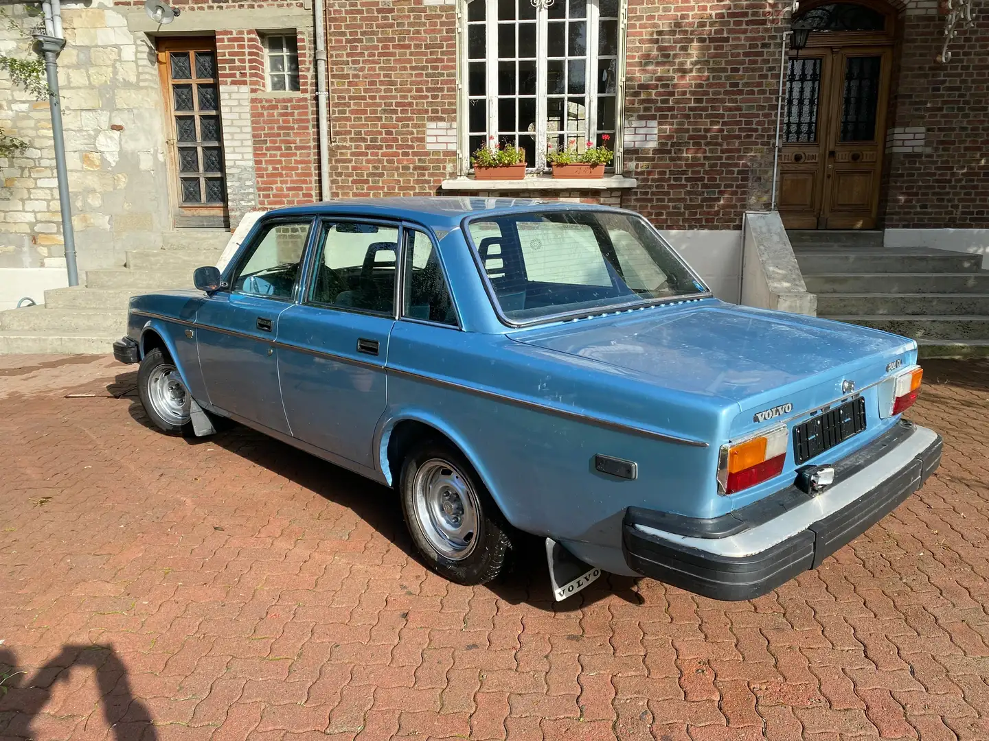 Oldtimer Volvo 244 DL Azul - 2