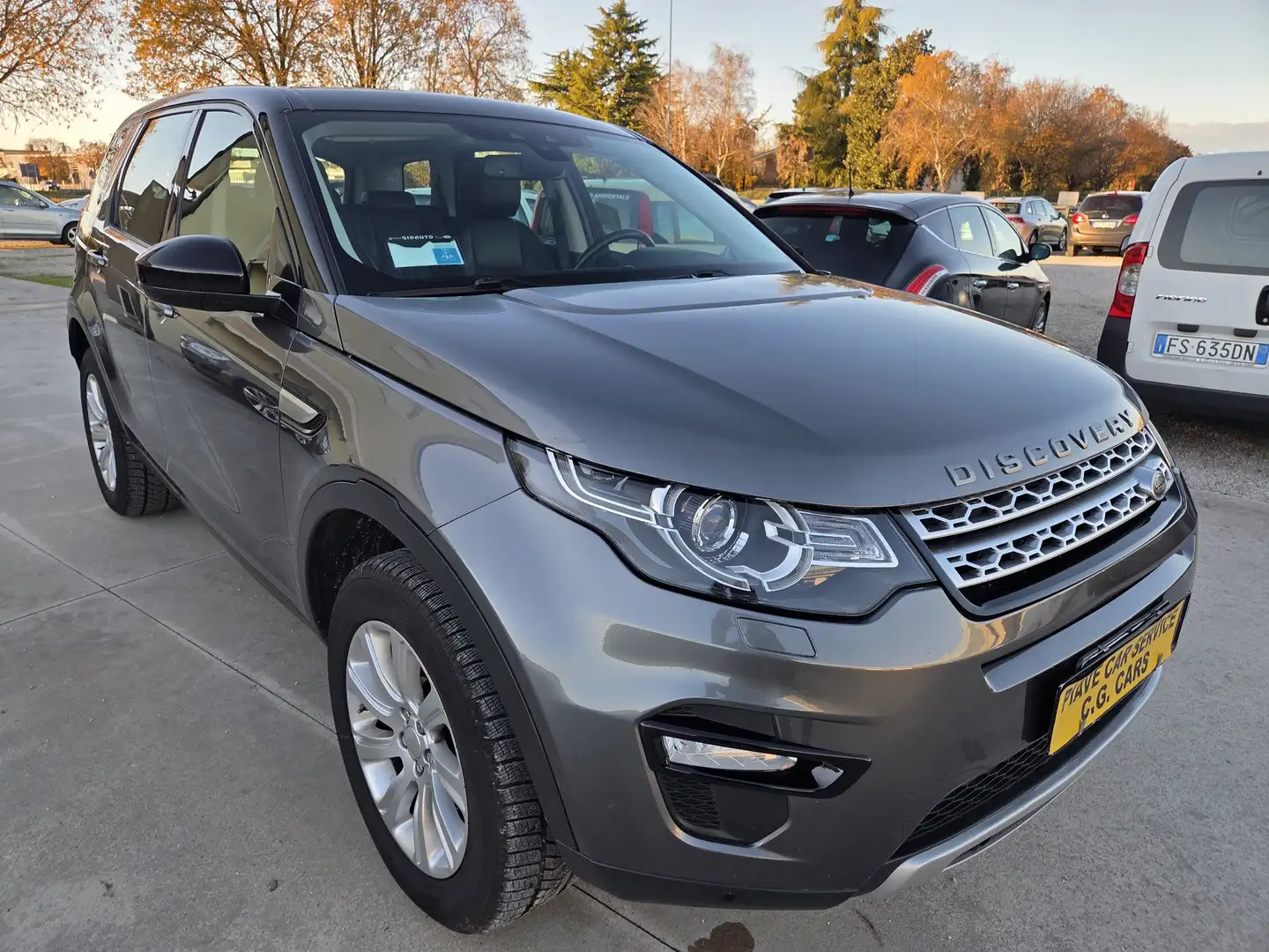 Land Rover Discovery Sport 2.2 TD HSE UNICOPROPRIETARIO Grijs - 2