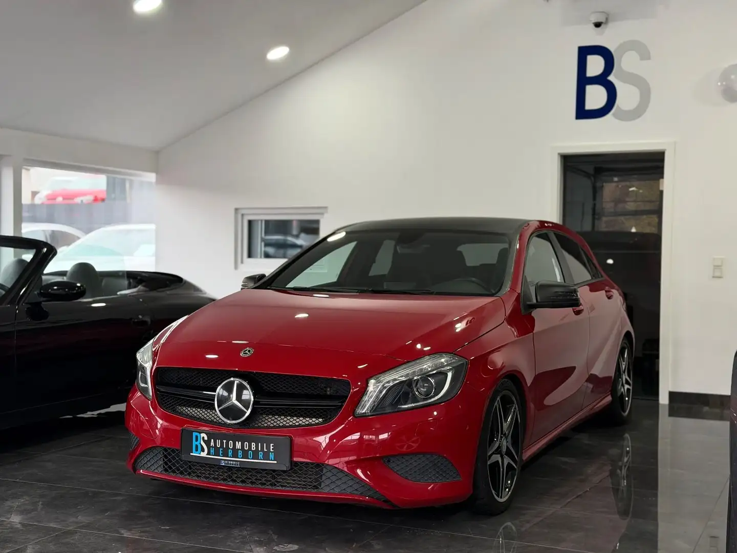 Mercedes-Benz A 180 A180 BlueEfficiency/AMG/Urban/Kamera/Navi/BiXen. Rojo - 2